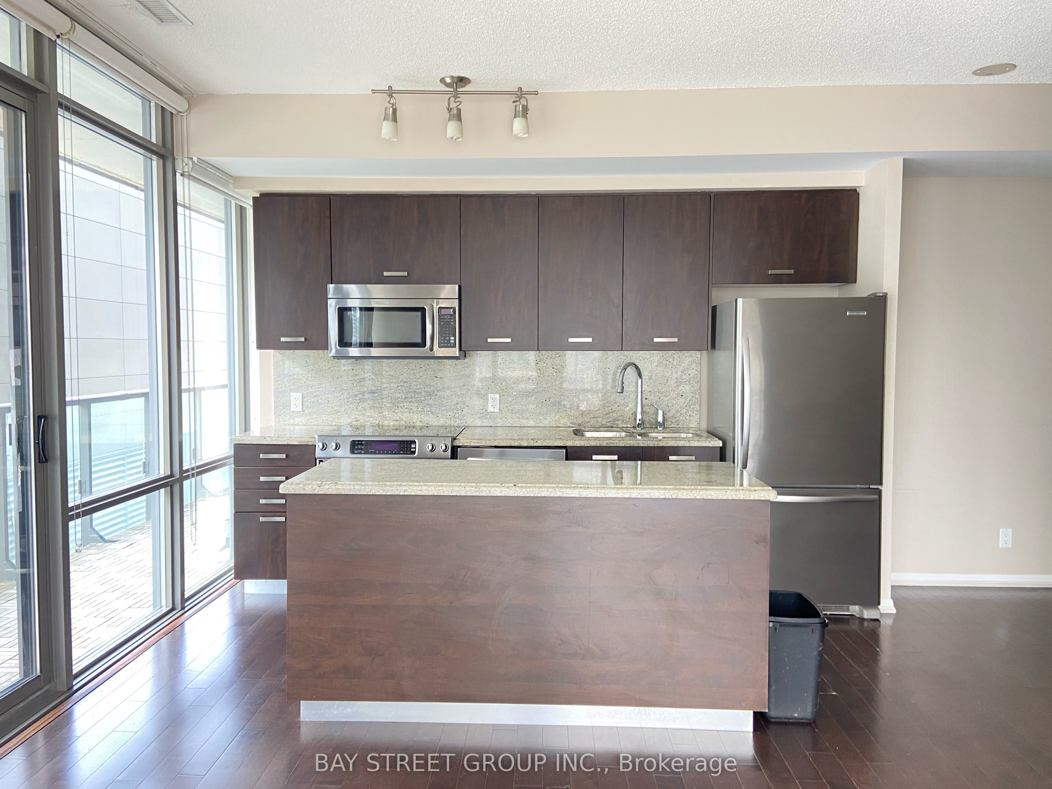 832 Bay Street #1410