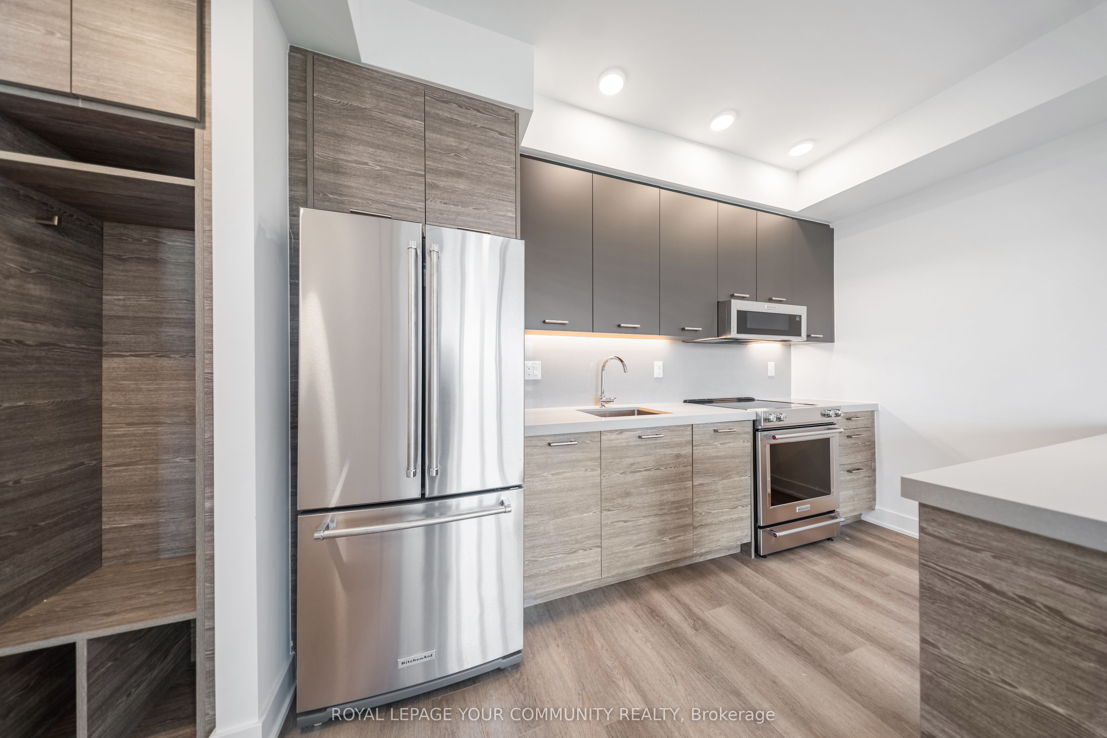 484 Spadina Avenue, #1205