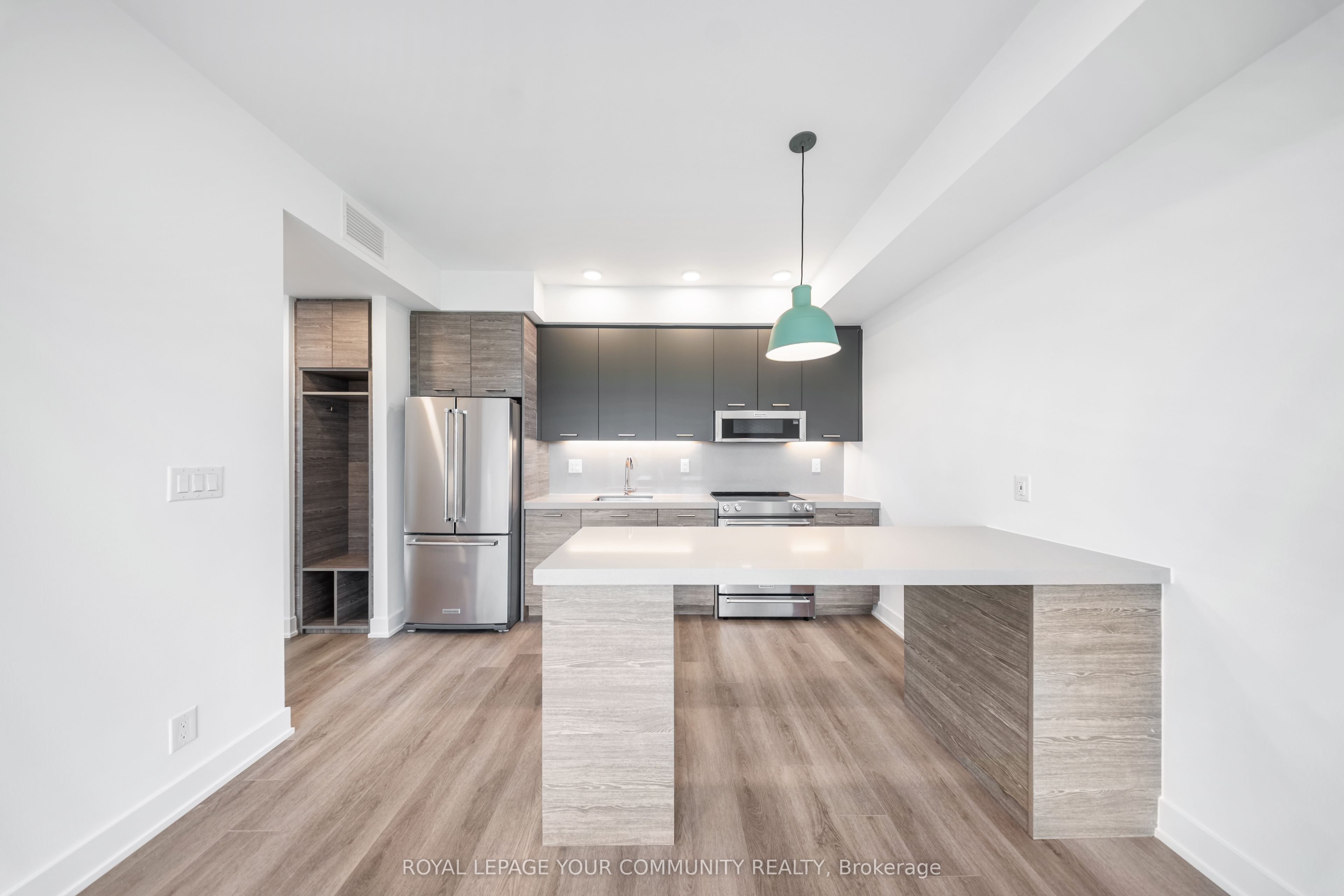 484 Spadina Avenue, #1205