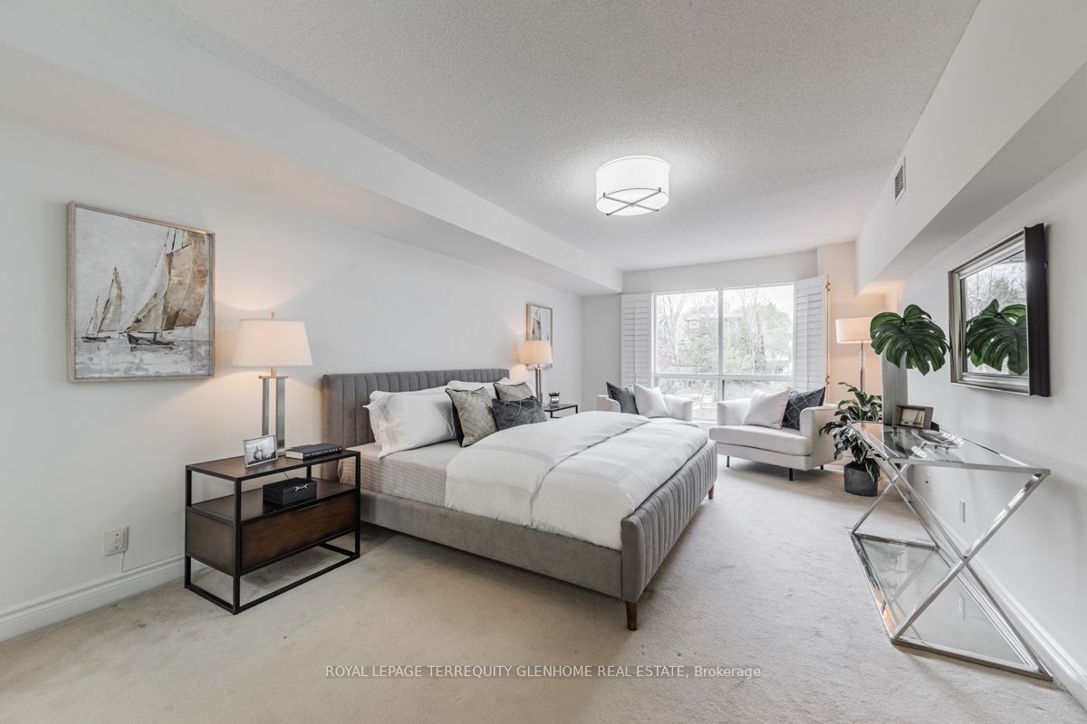 2 Alexandra Boulevard W, #207