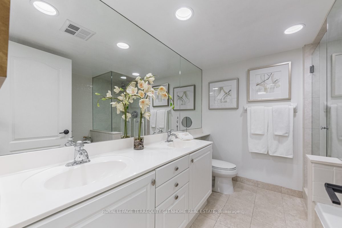 2 Alexandra Boulevard W, #207