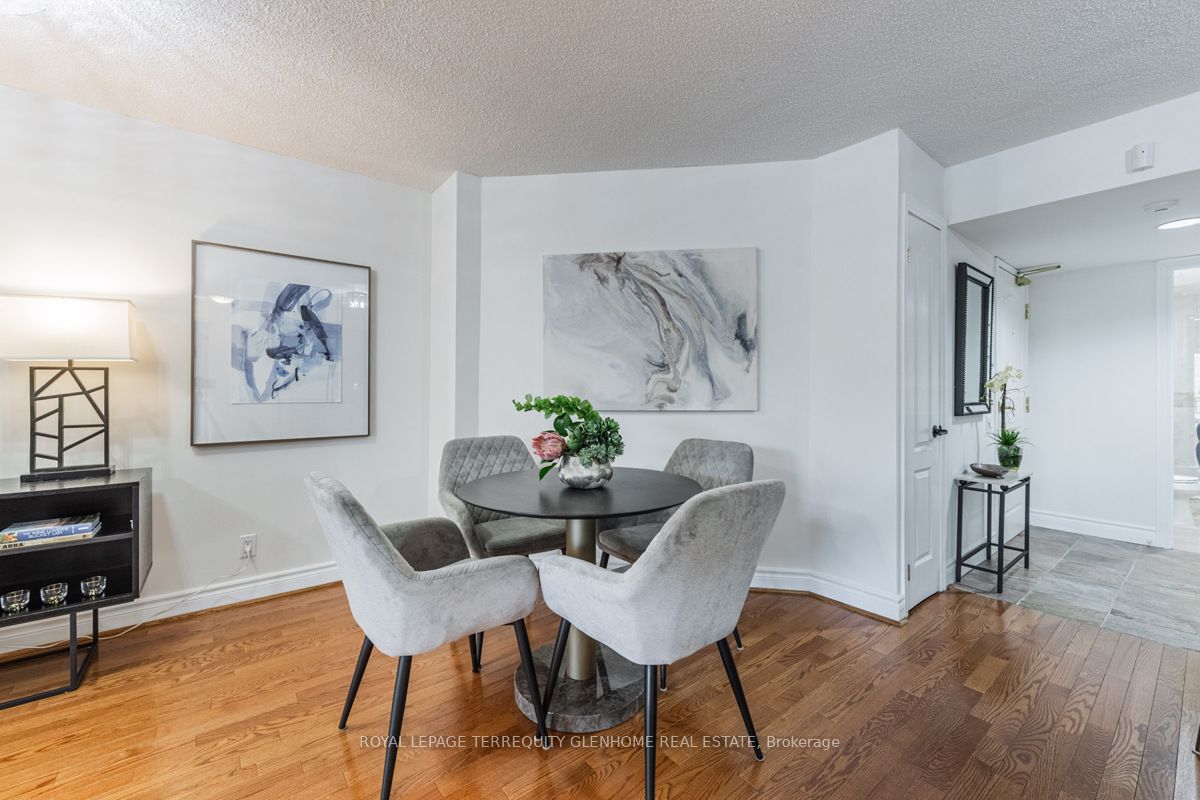2 Alexandra Boulevard W, #207