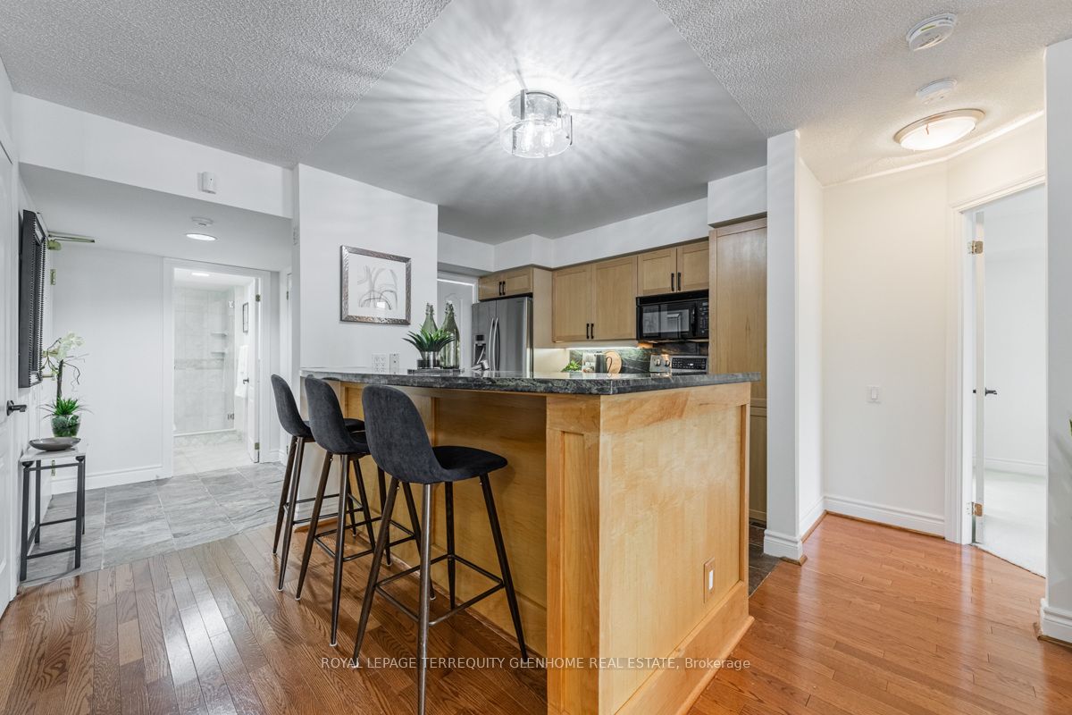 2 Alexandra Boulevard W, #207