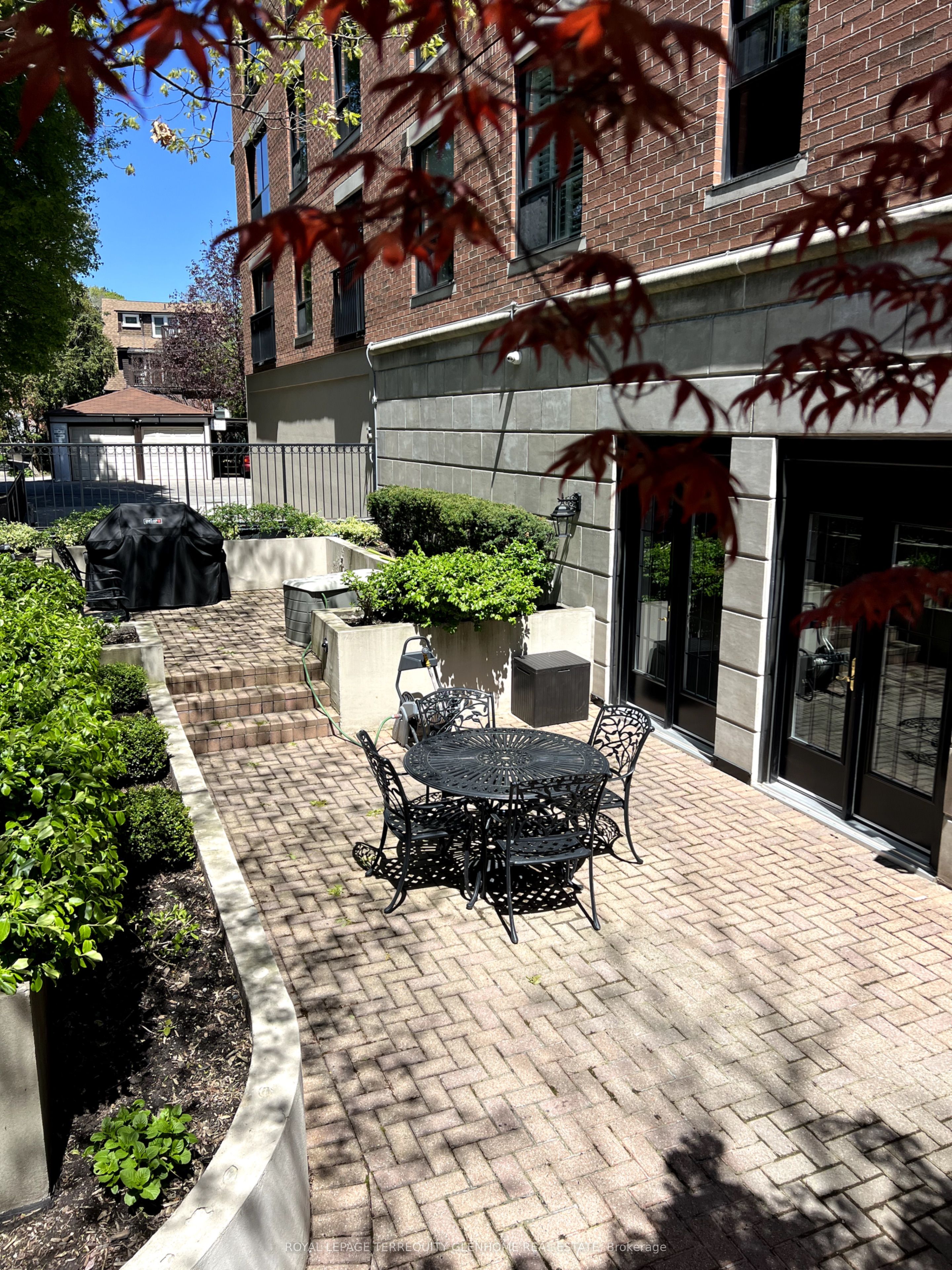 2 Alexandra Boulevard W, #207