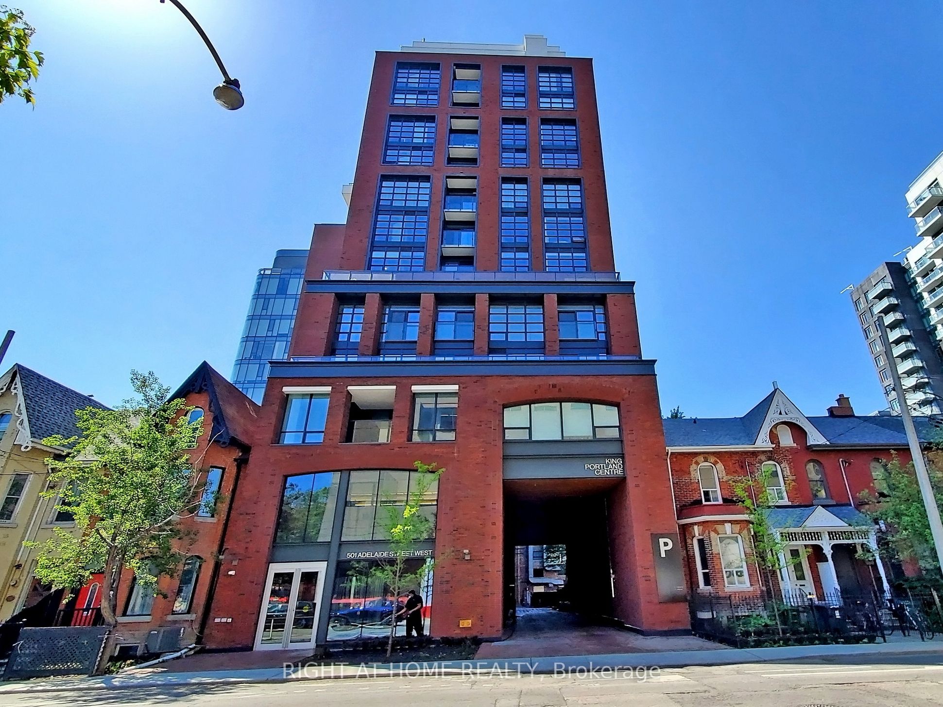 501 Adelaide Street W, #802