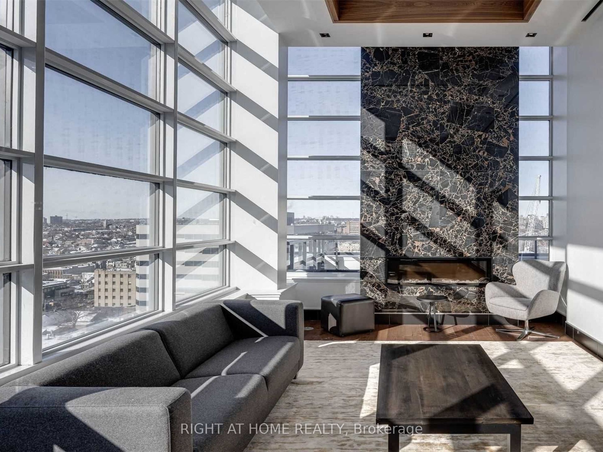 501 Adelaide Street W, #802