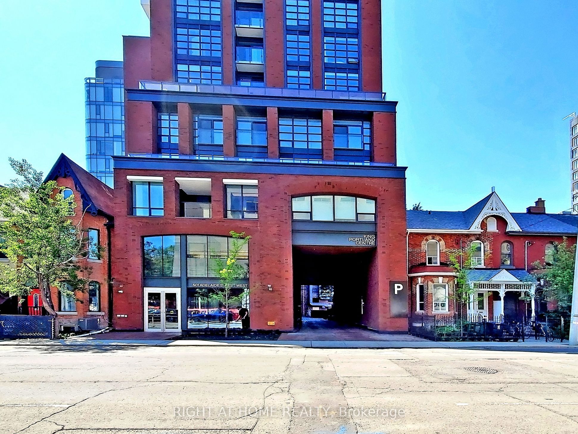501 Adelaide Street W, #802