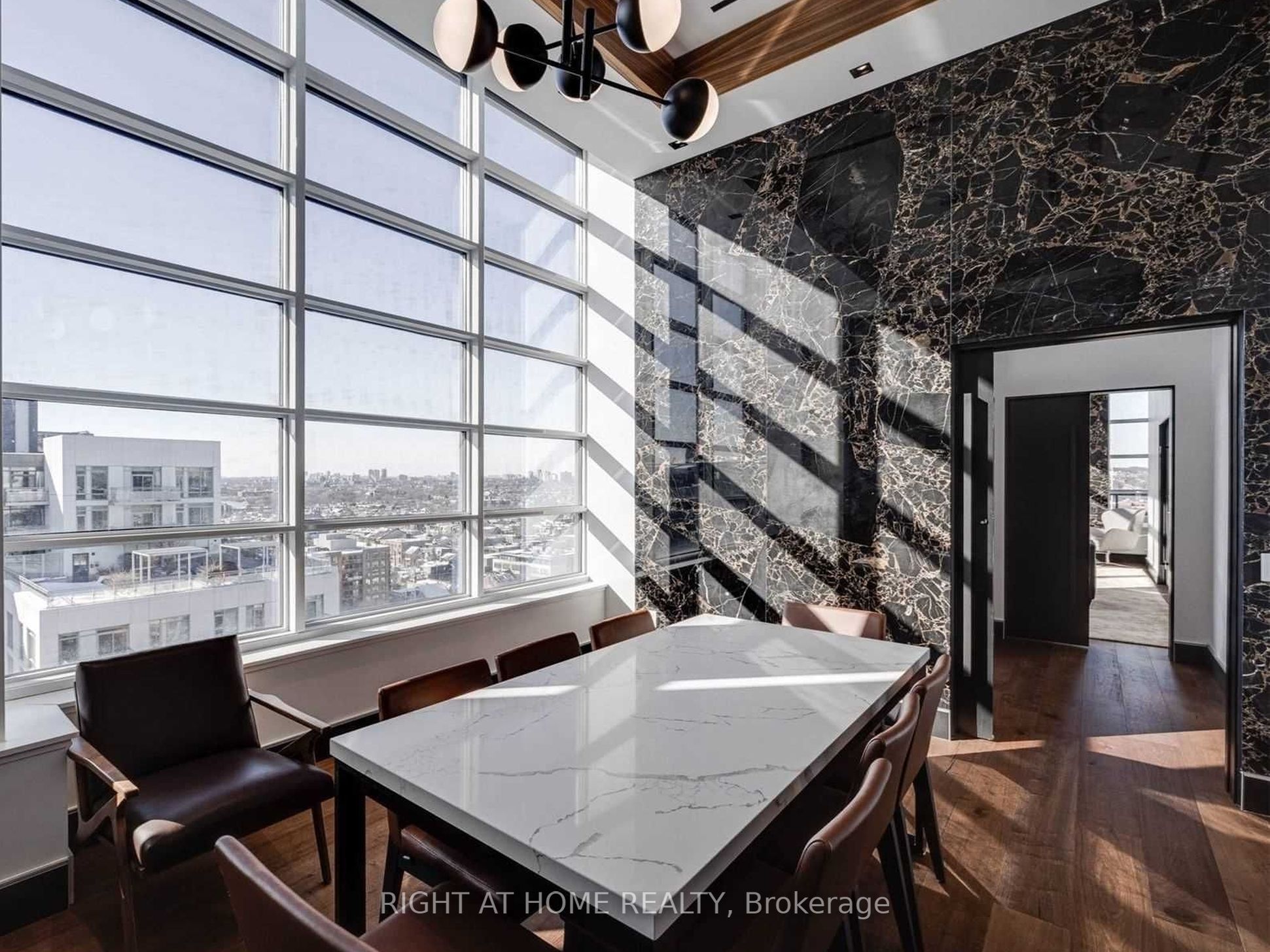 501 Adelaide Street W, #802