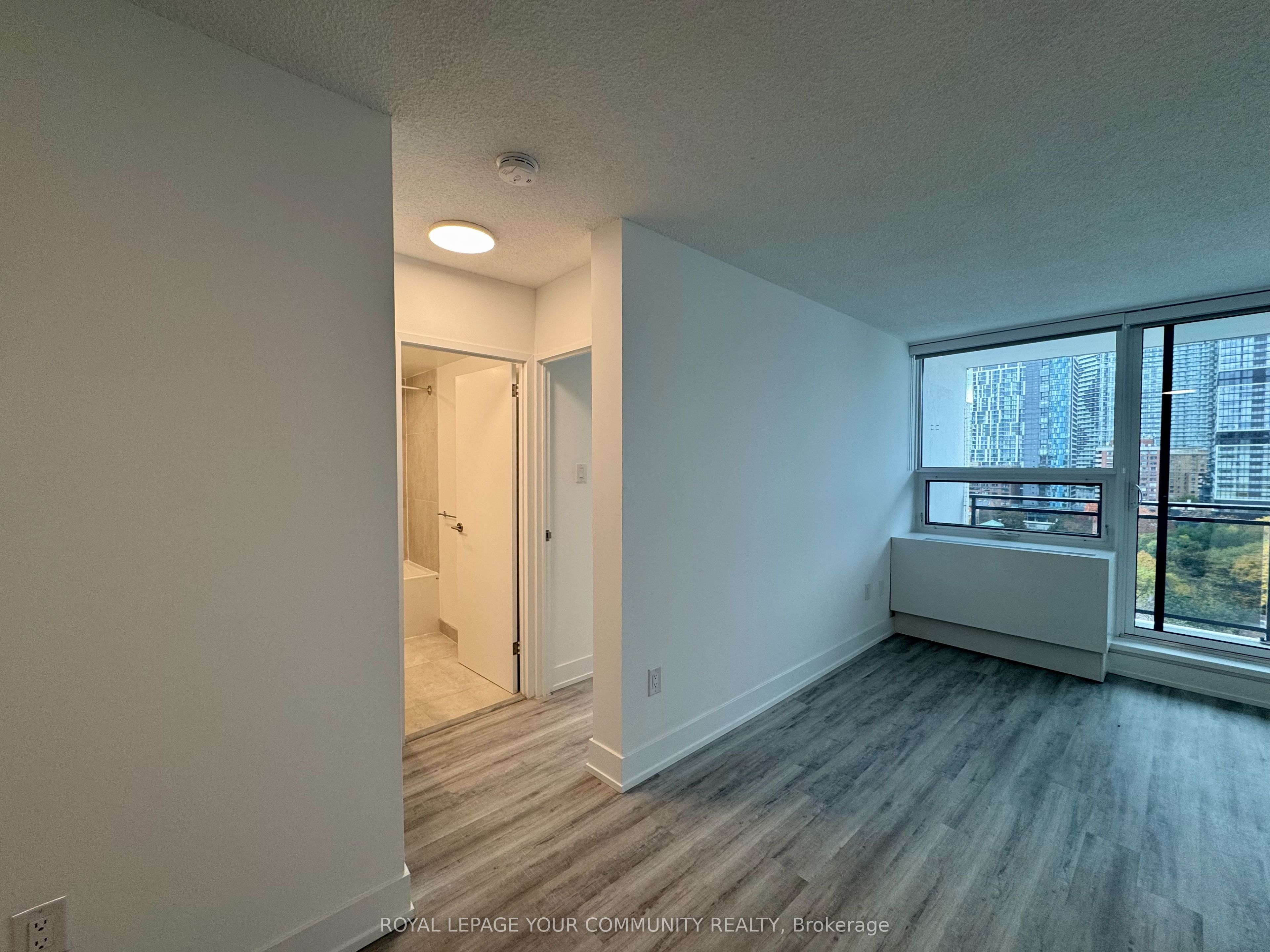201 Sherbourne Street, #1407