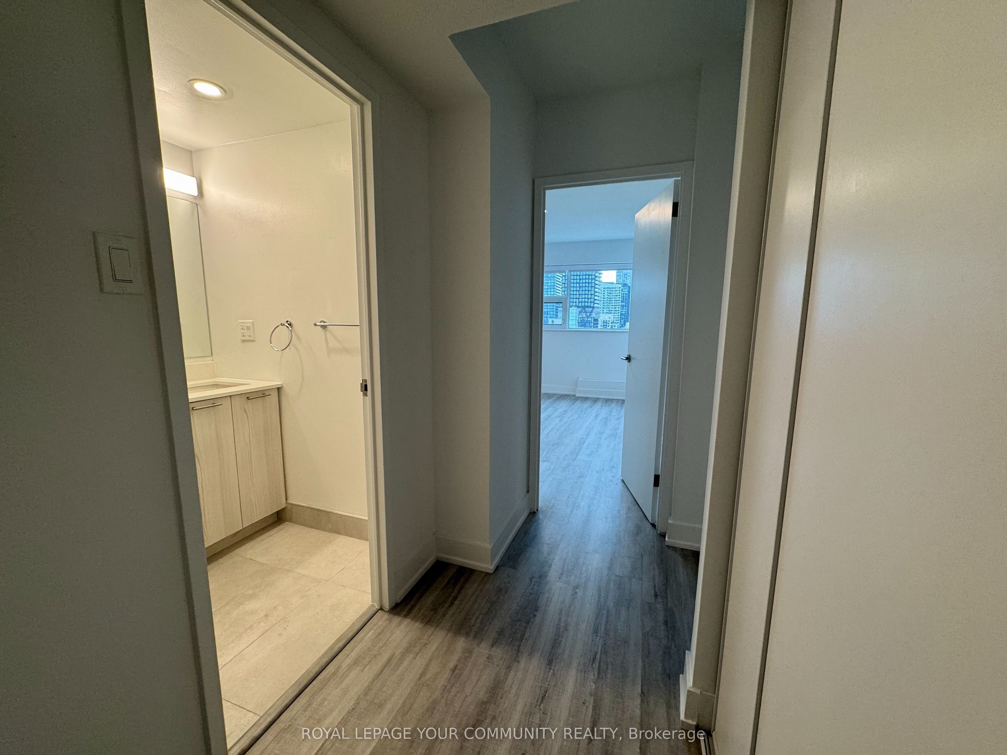 191 Sherbourne Street, #1707