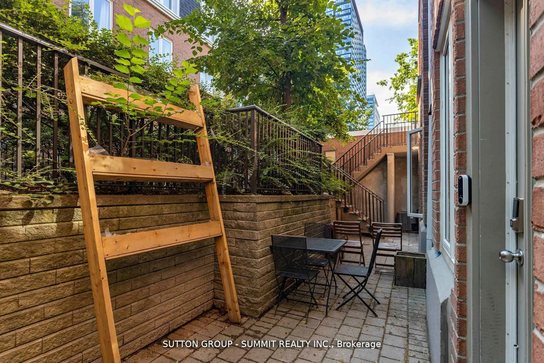 12 Douro Street #421