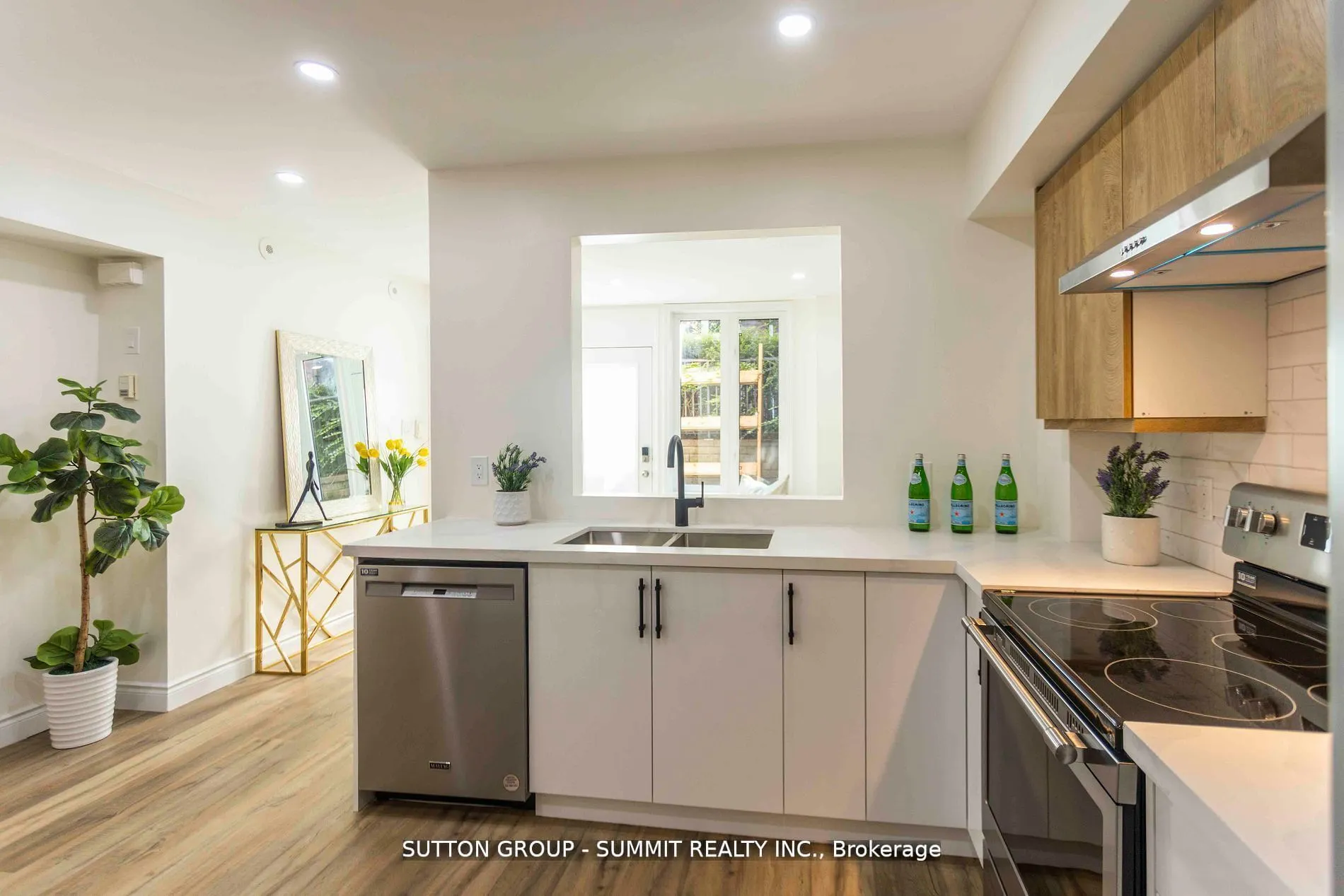 12 Douro Street #421