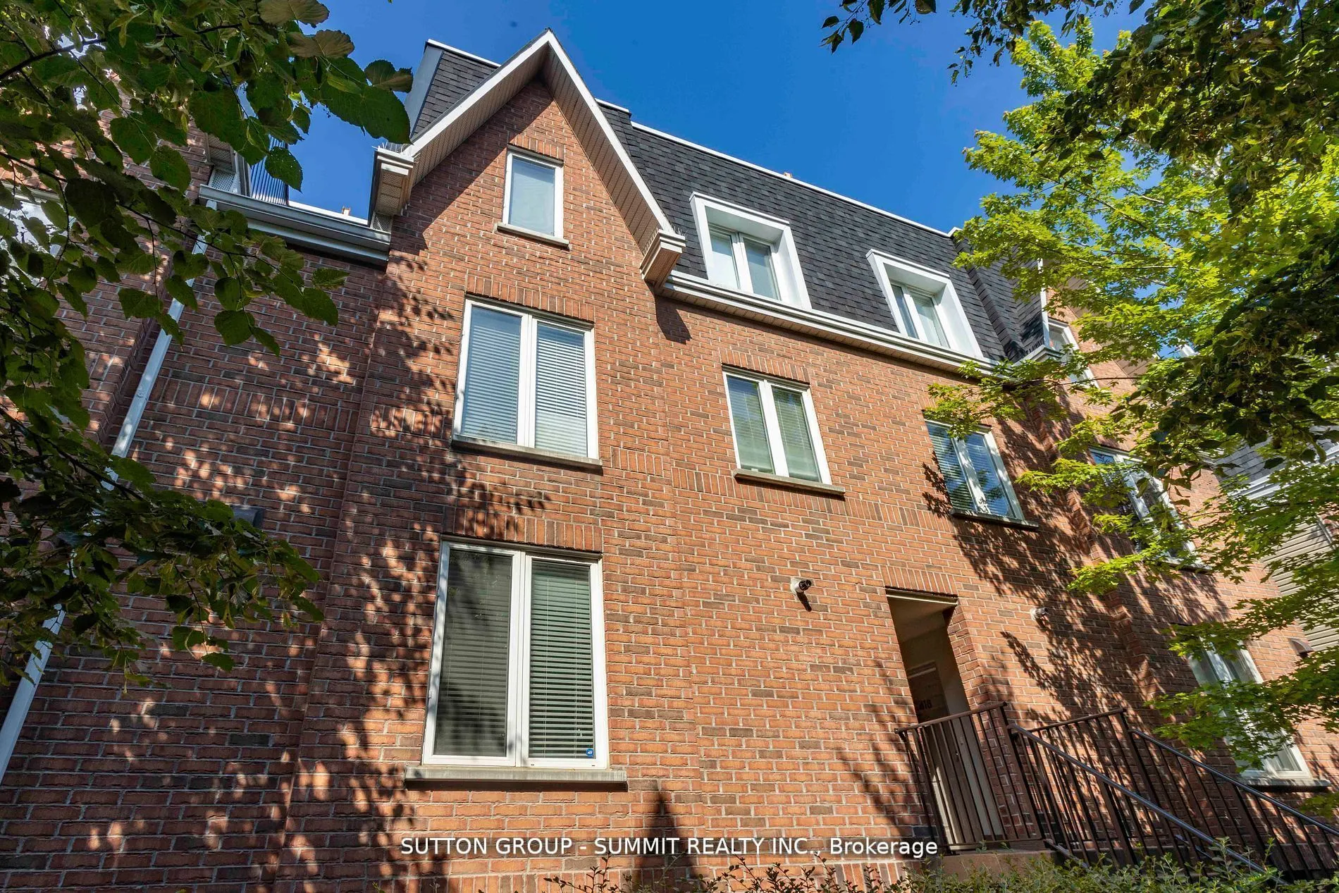 12 Douro Street #421