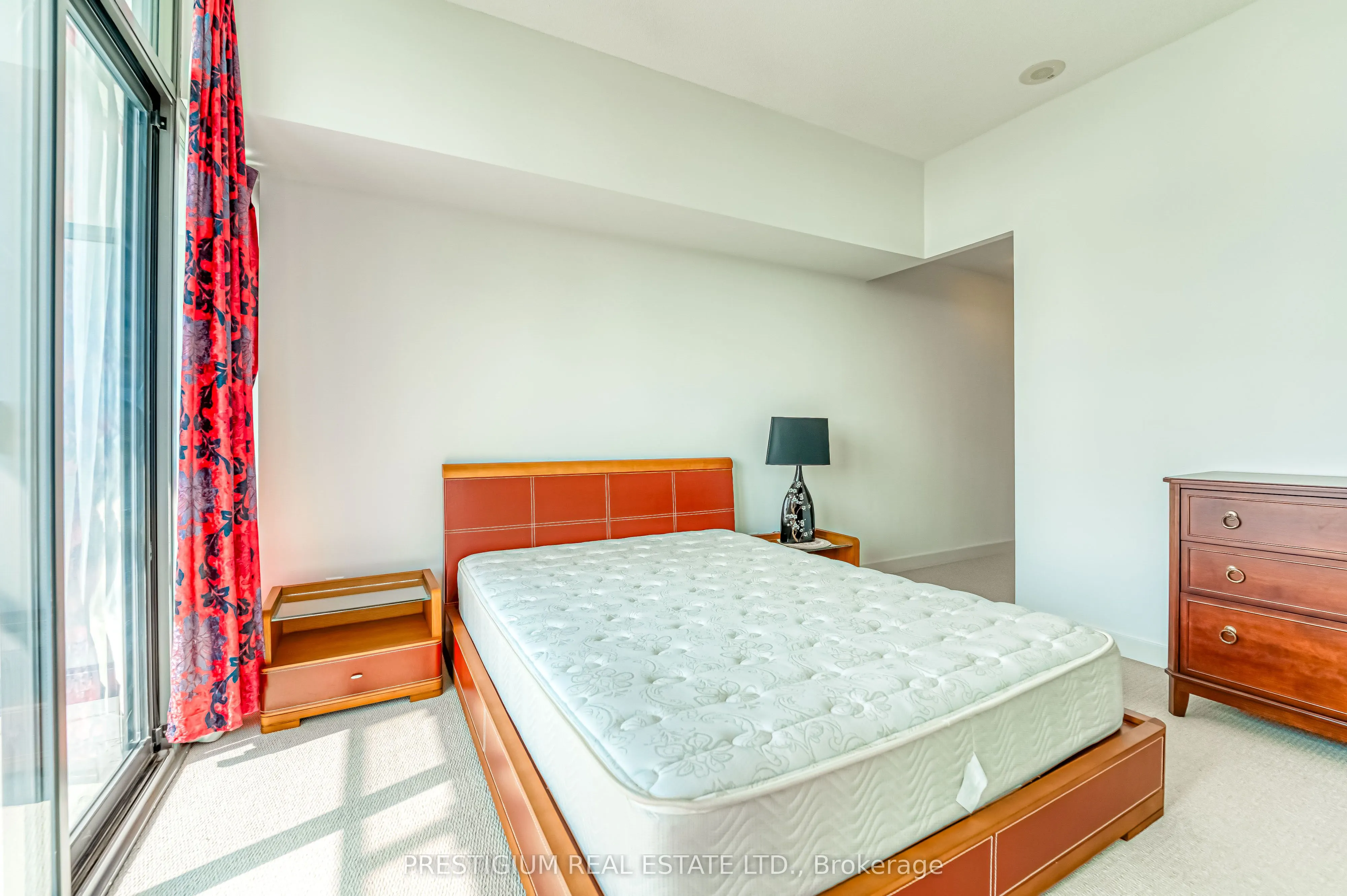 33 CHARLES Street E, #3704