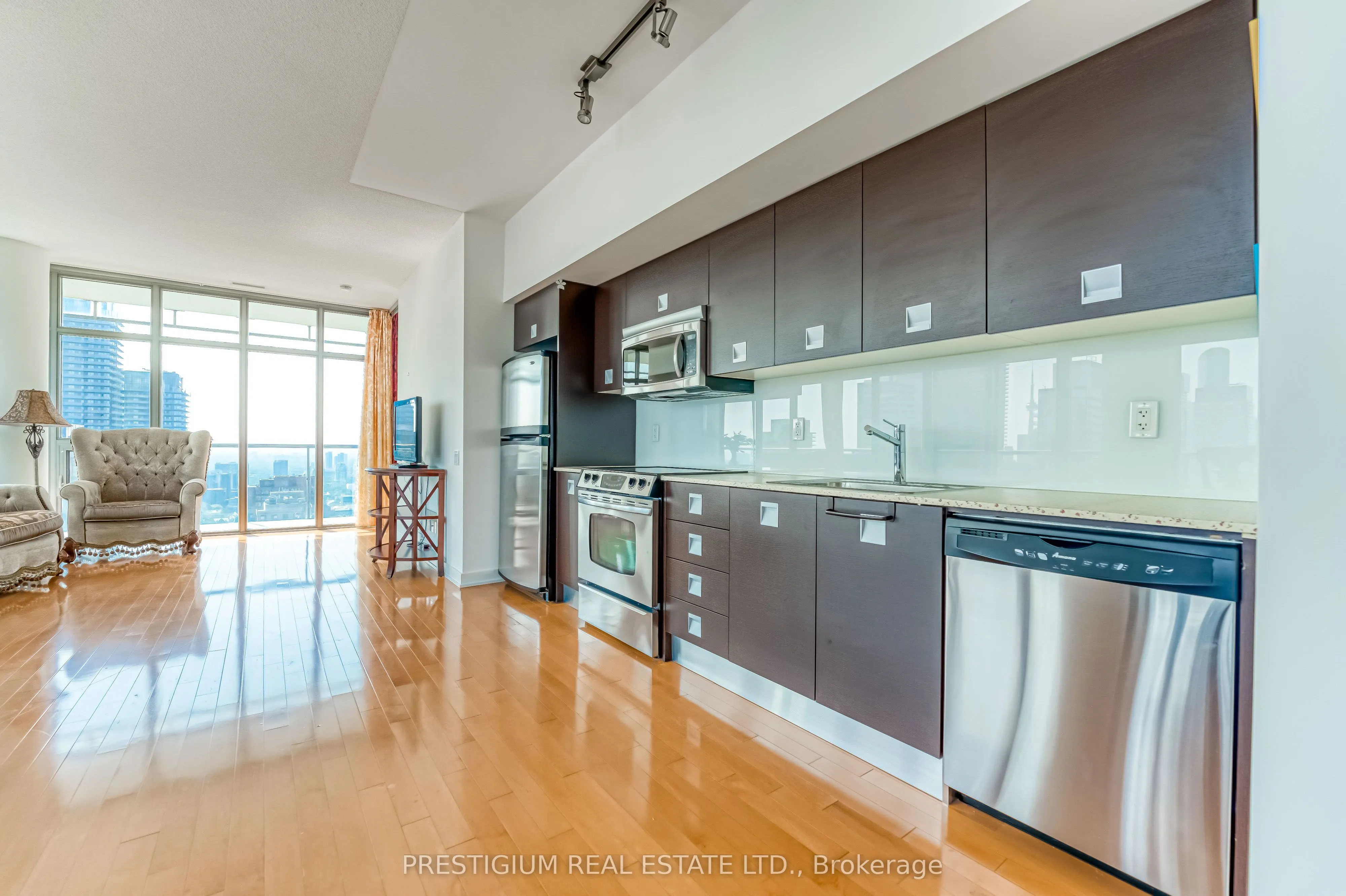 33 CHARLES Street E, #3704