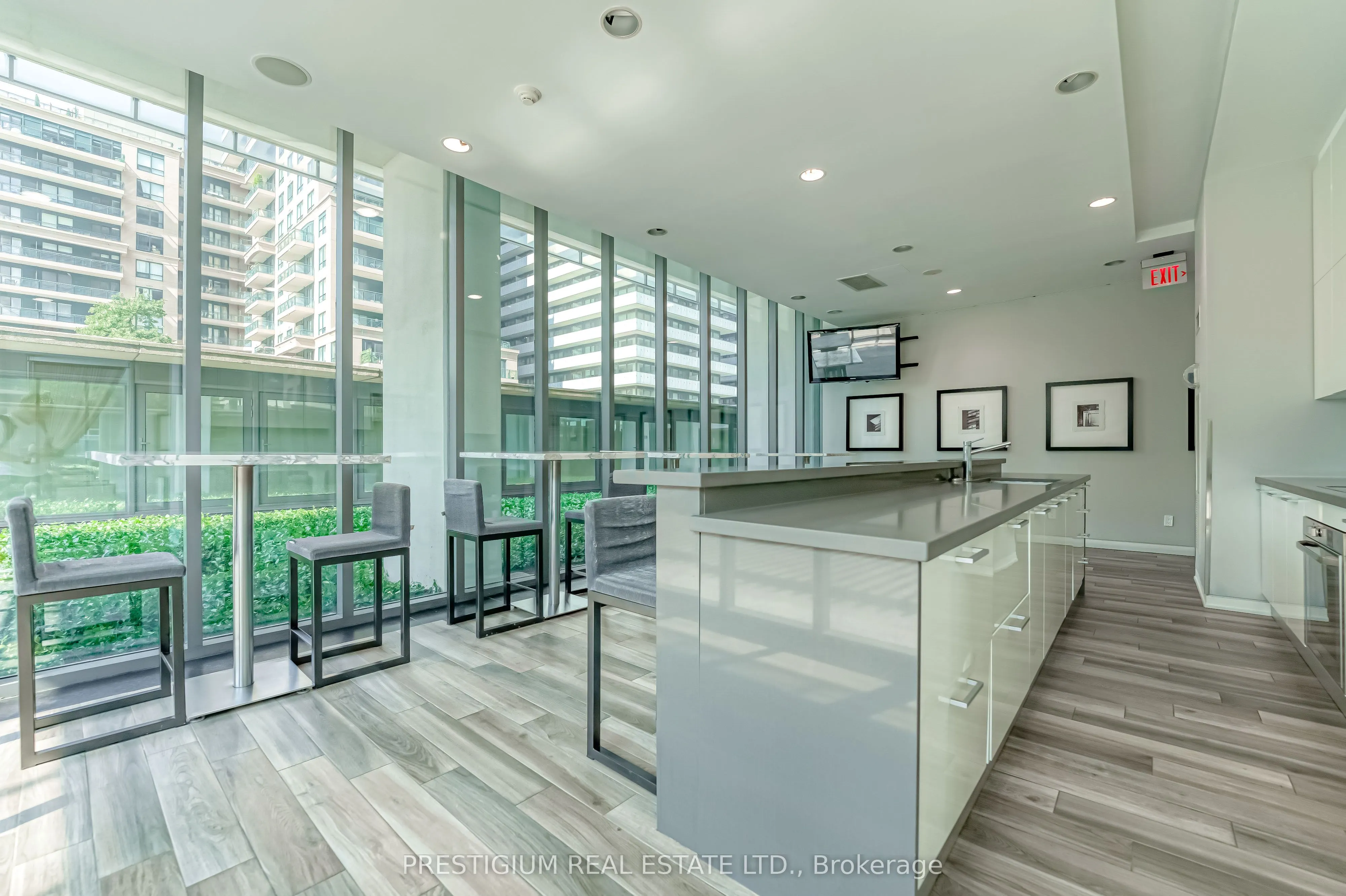 33 CHARLES Street E, #3704