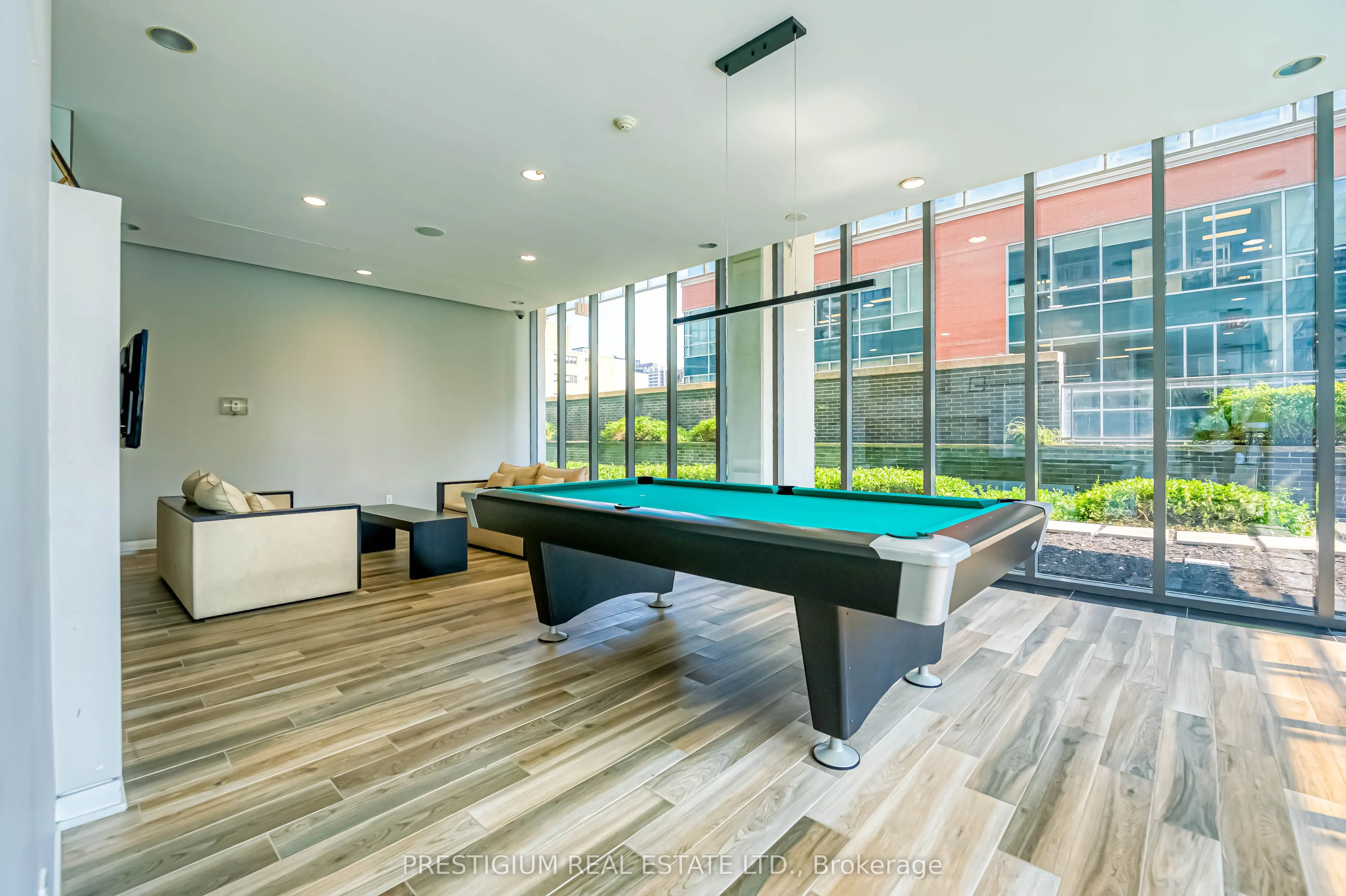 33 CHARLES Street E, #3704