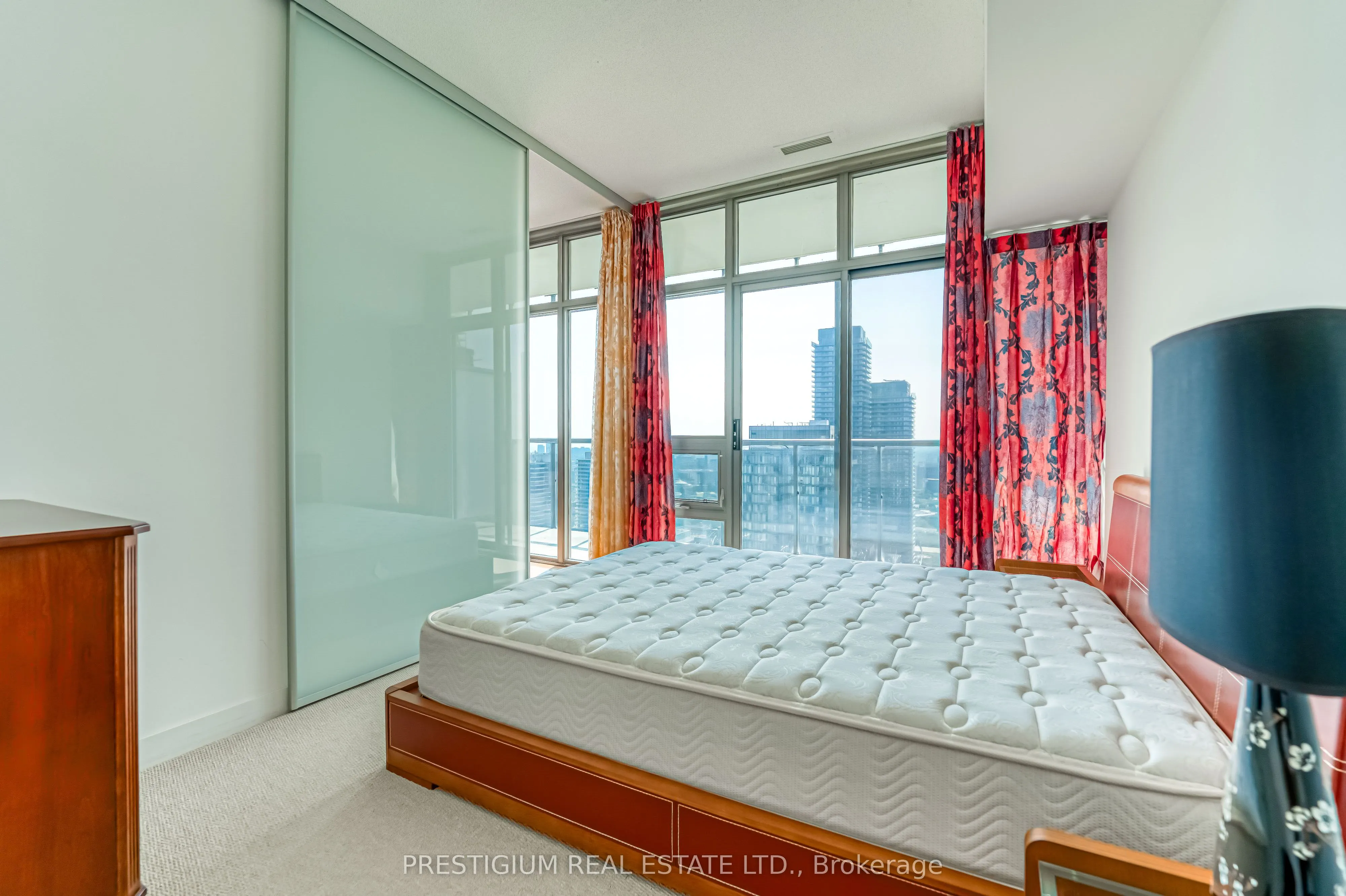 33 CHARLES Street E, #3704