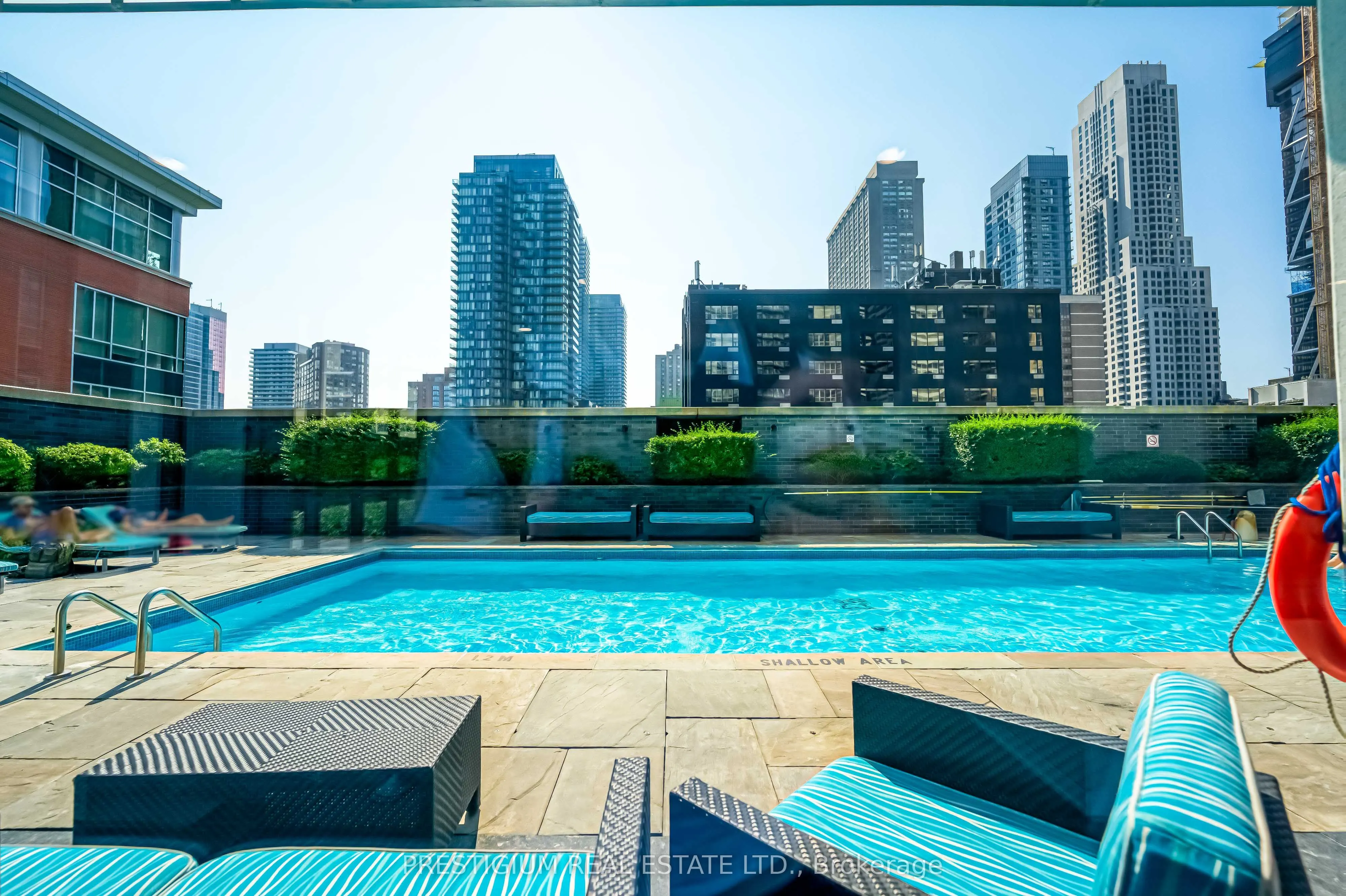 33 CHARLES Street E, #3704