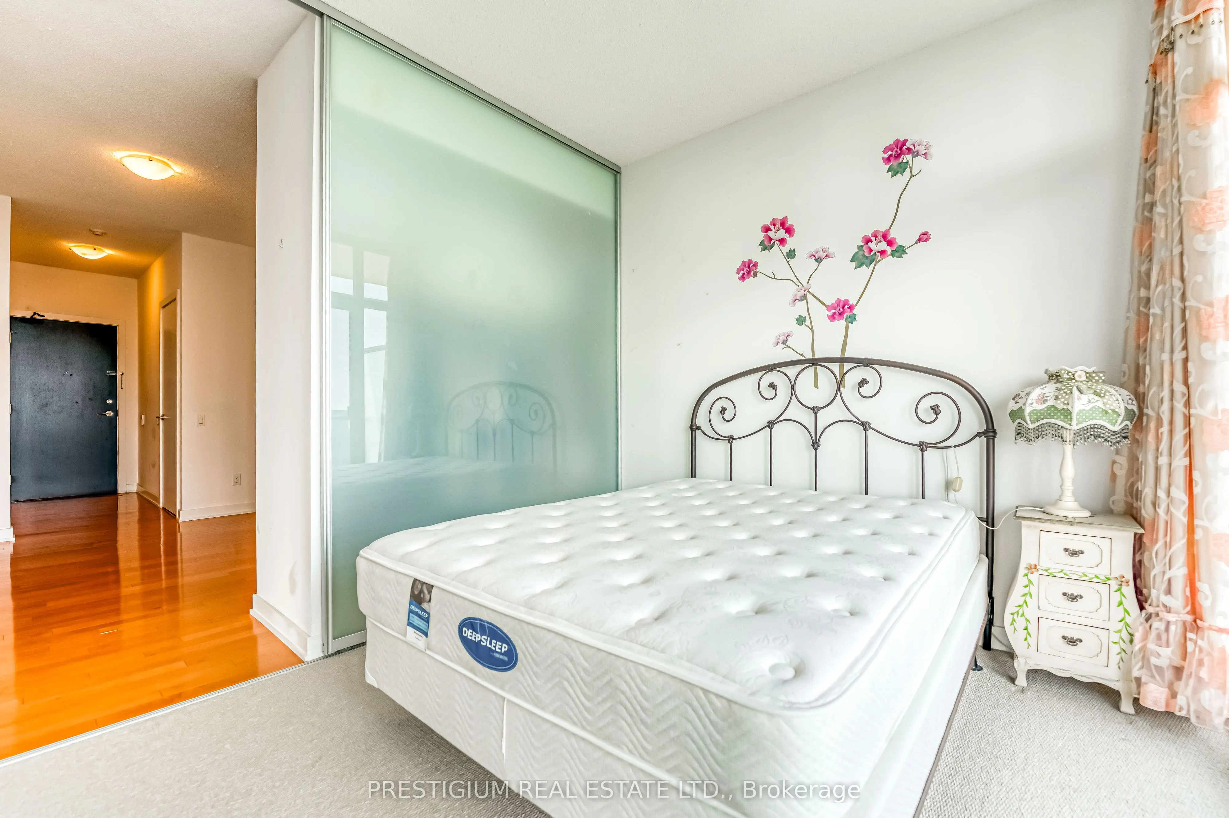 33 CHARLES Street E, #3704