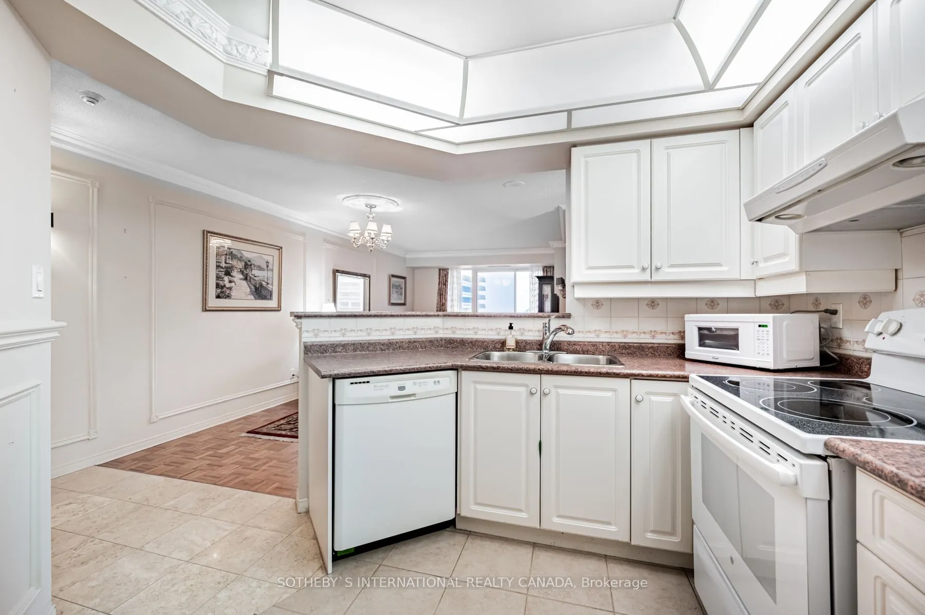 38 Avoca Avenue #704