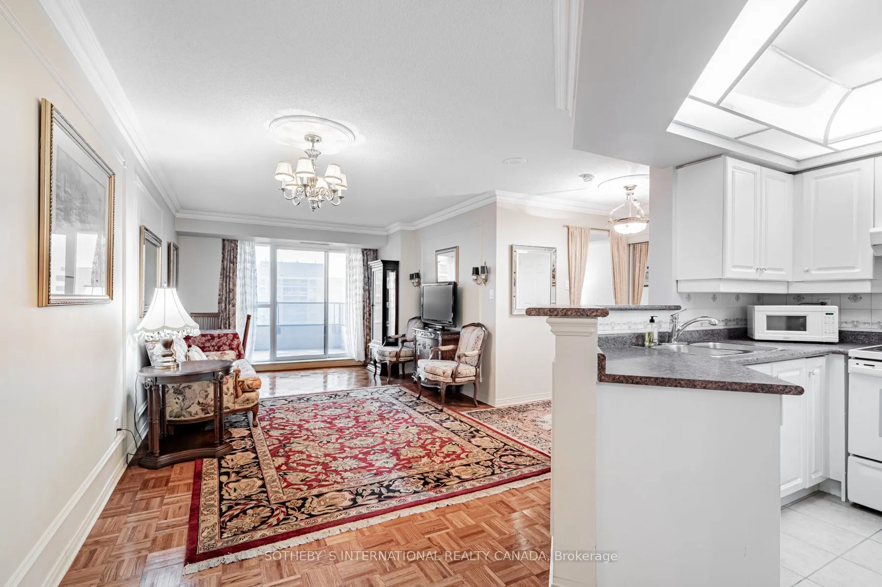 38 Avoca Avenue #704