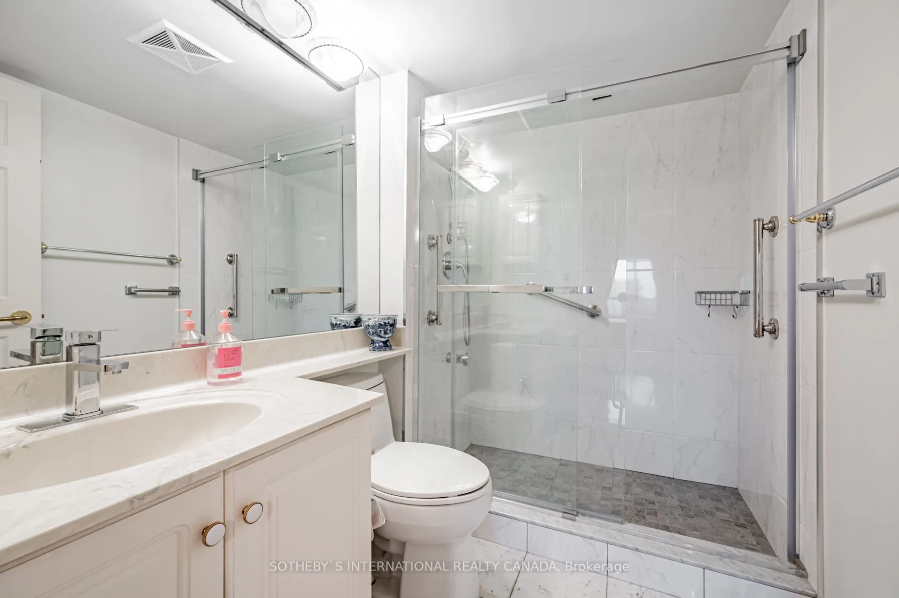 38 Avoca Avenue #704