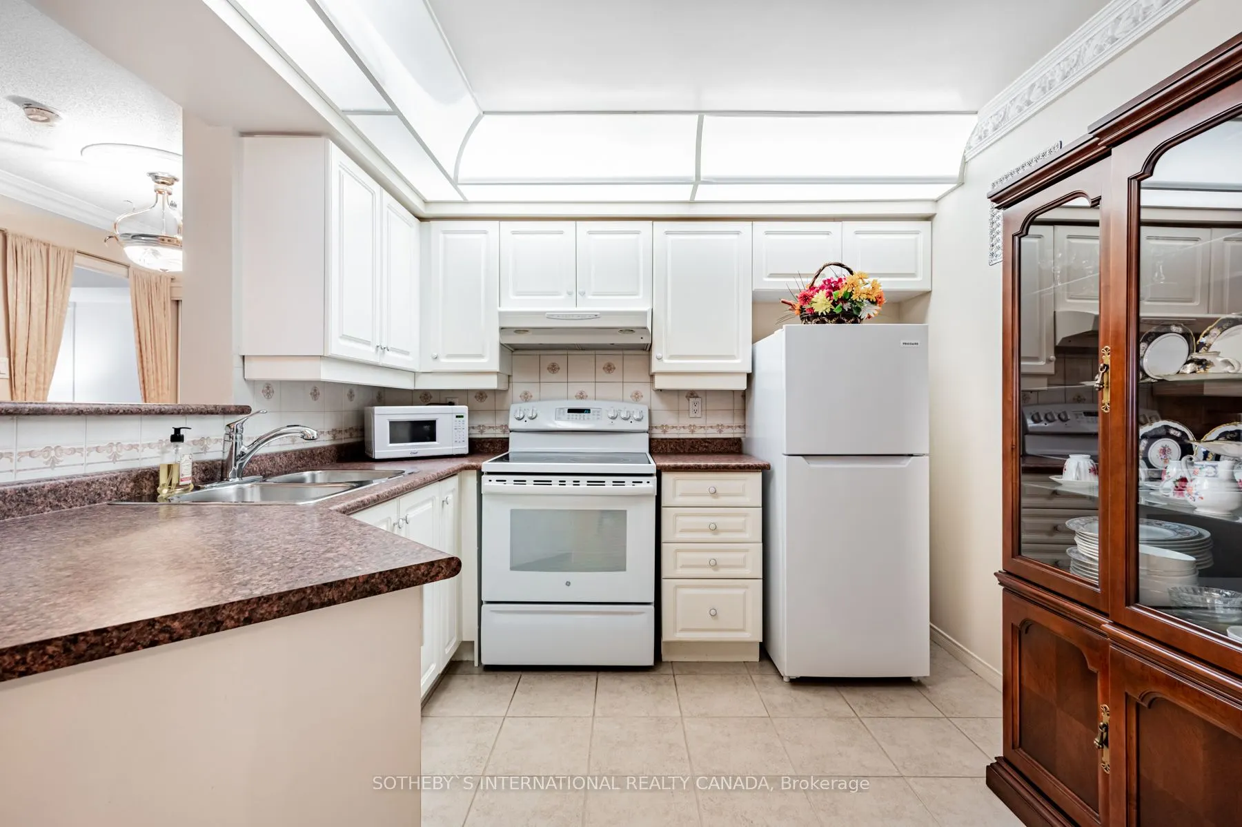 38 Avoca Avenue #704