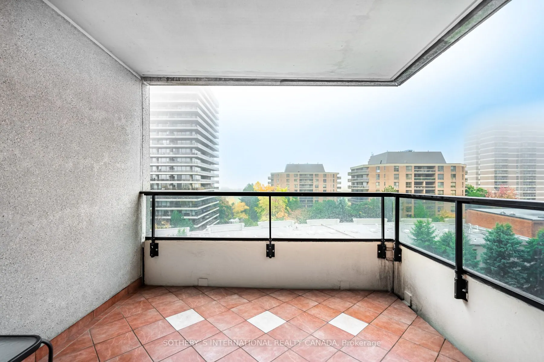 38 Avoca Avenue #704