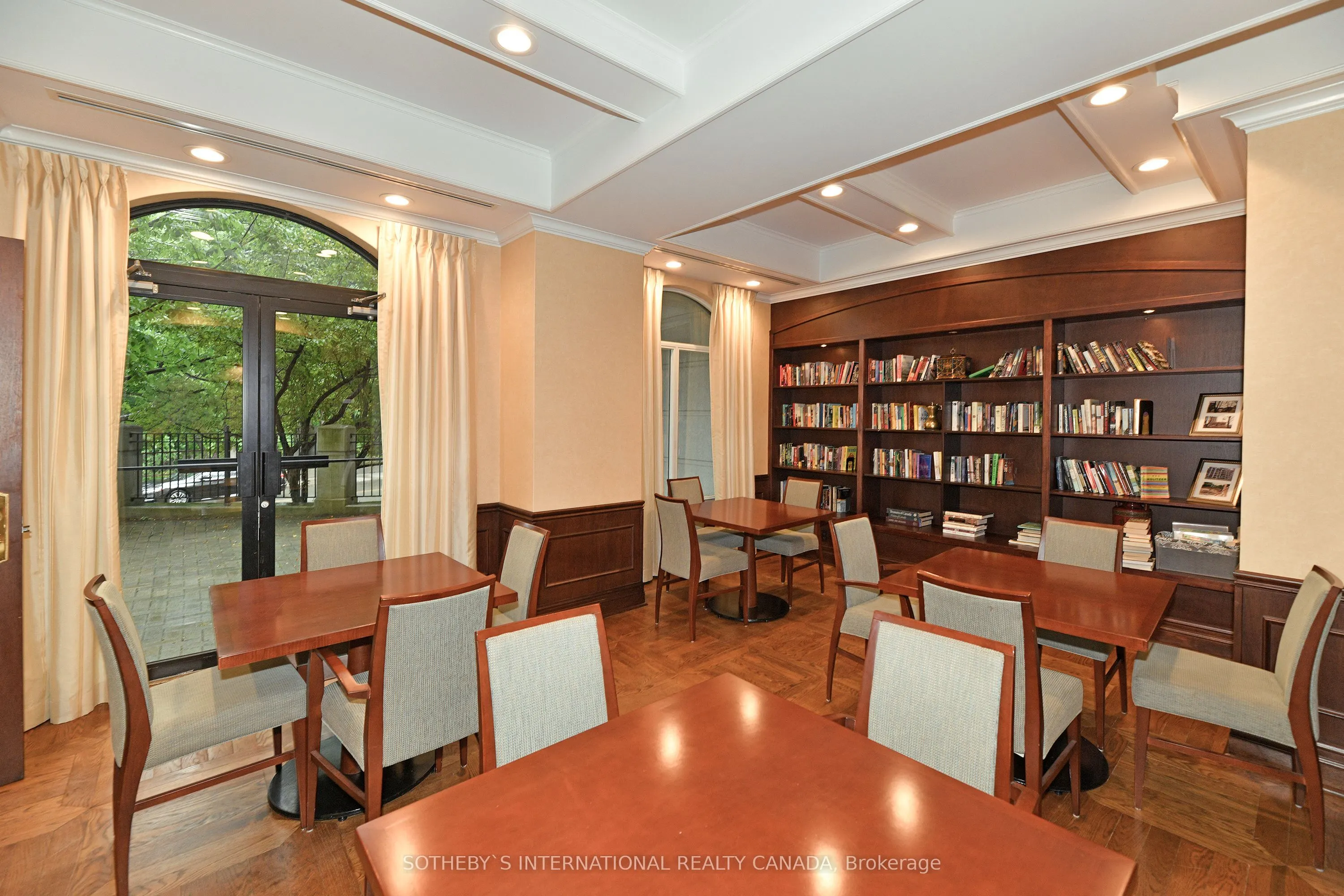 38 Avoca Avenue #704