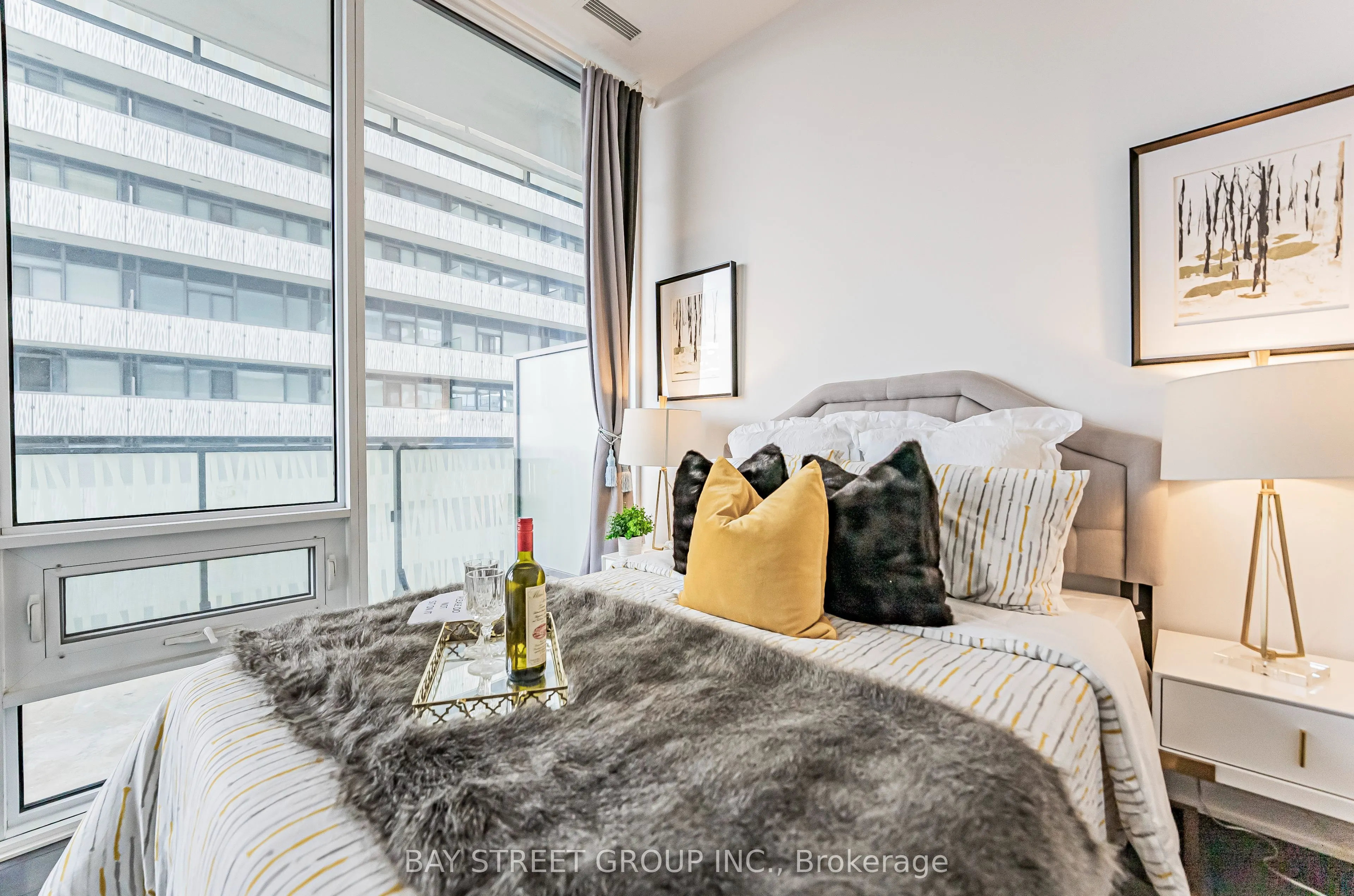 42 Charles Street E, #2908
