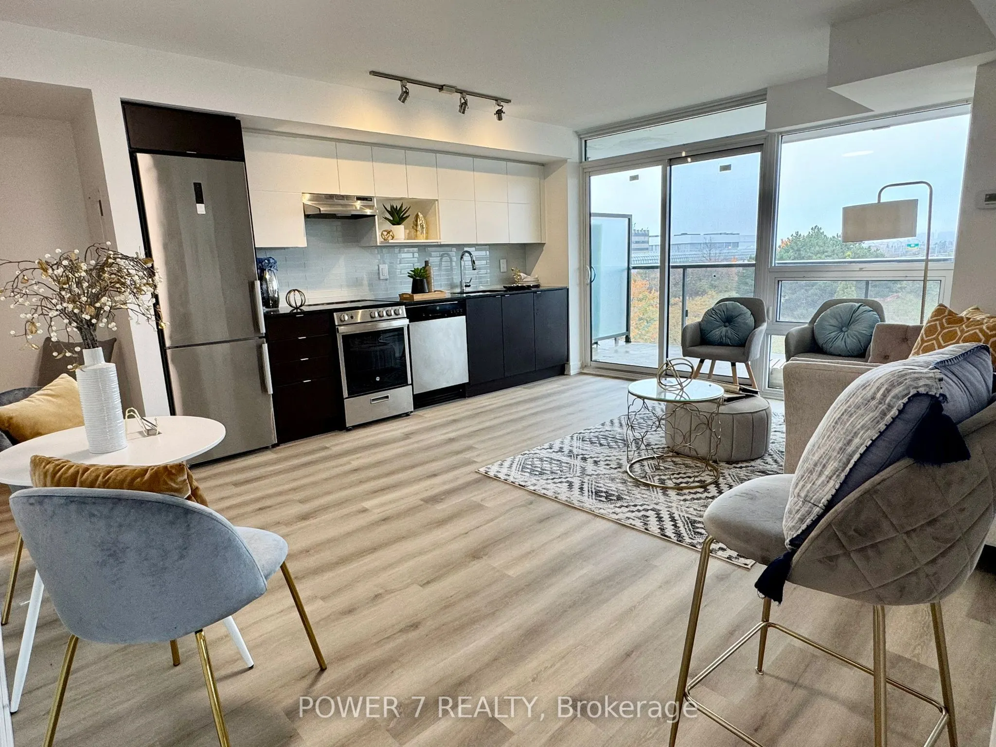 120 Varna Drive, #614