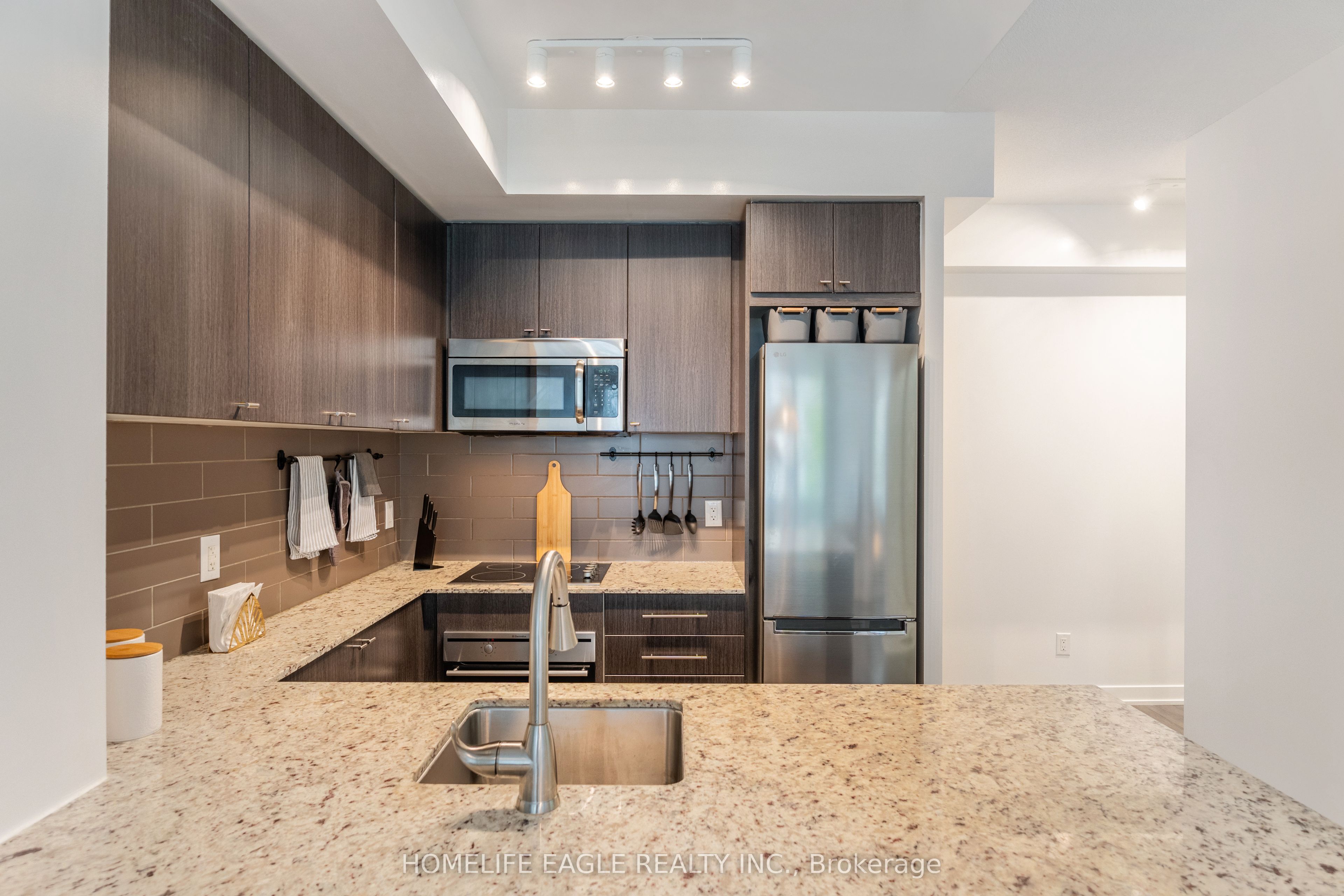 18 Rean Drive, #222