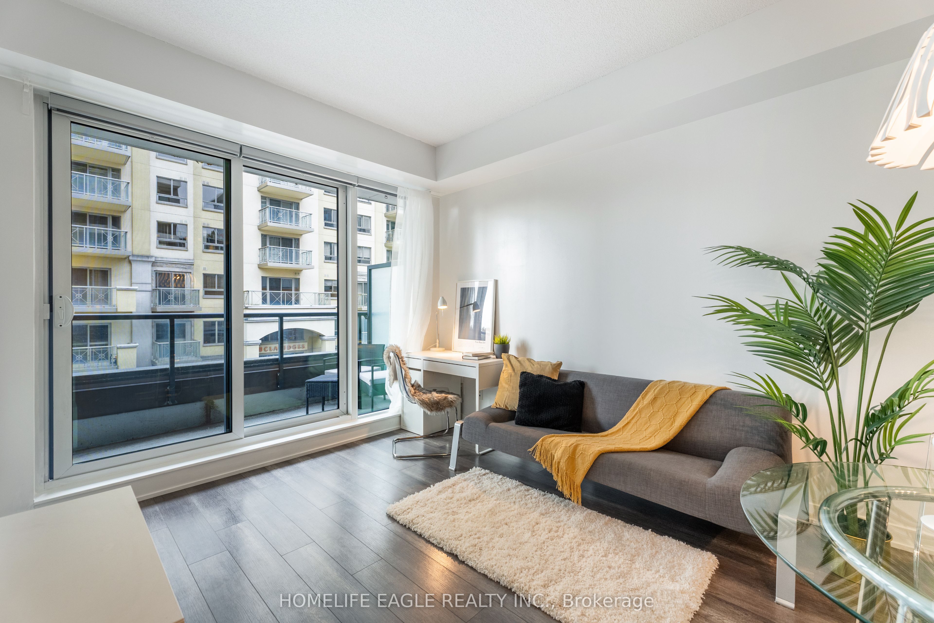 18 Rean Drive, #222