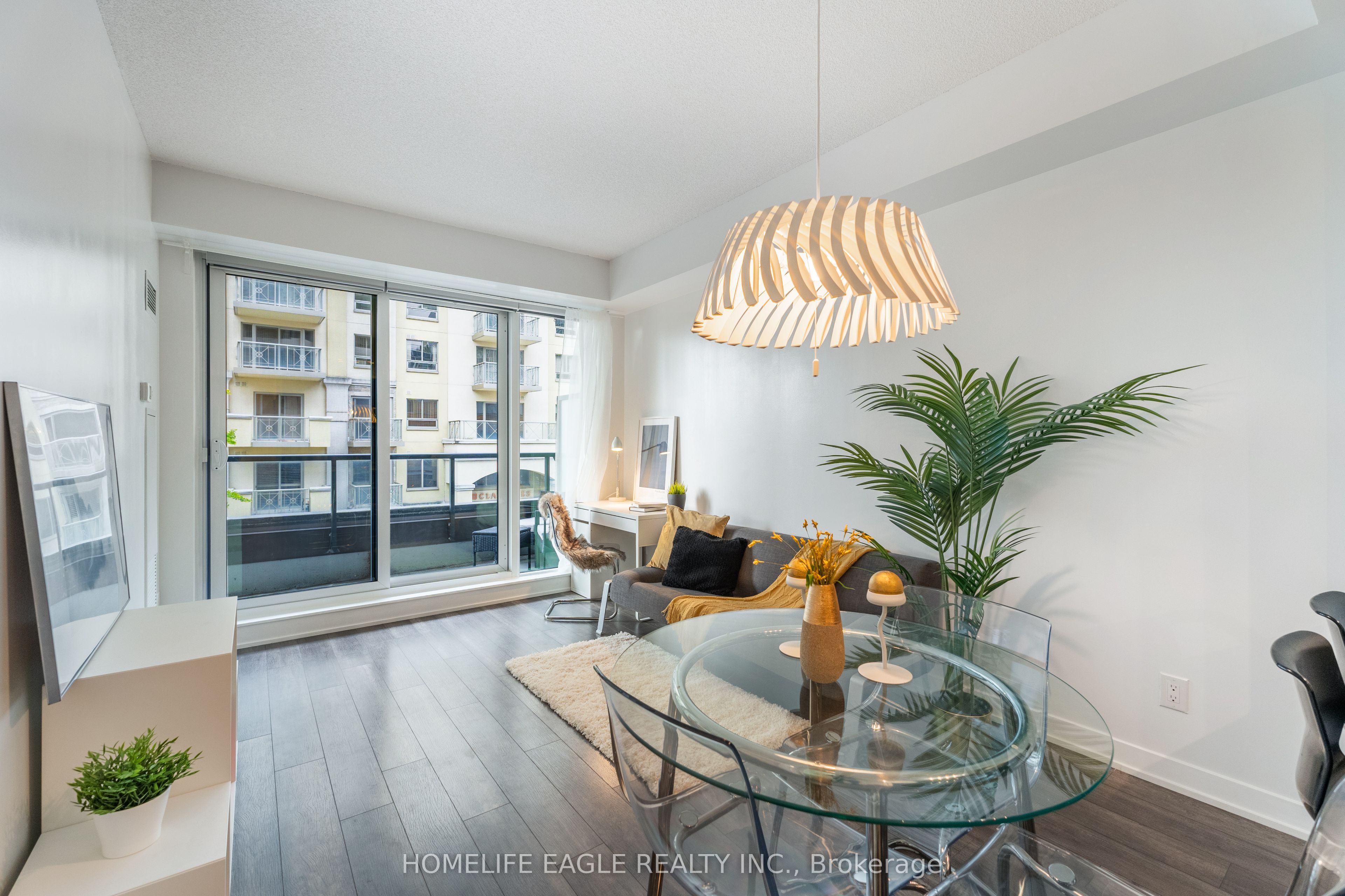 18 Rean Drive, #222