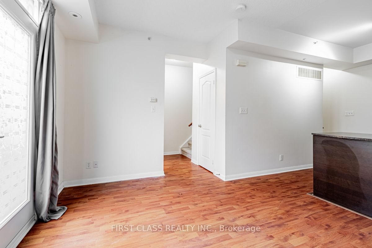 78 Carr Street, #25
