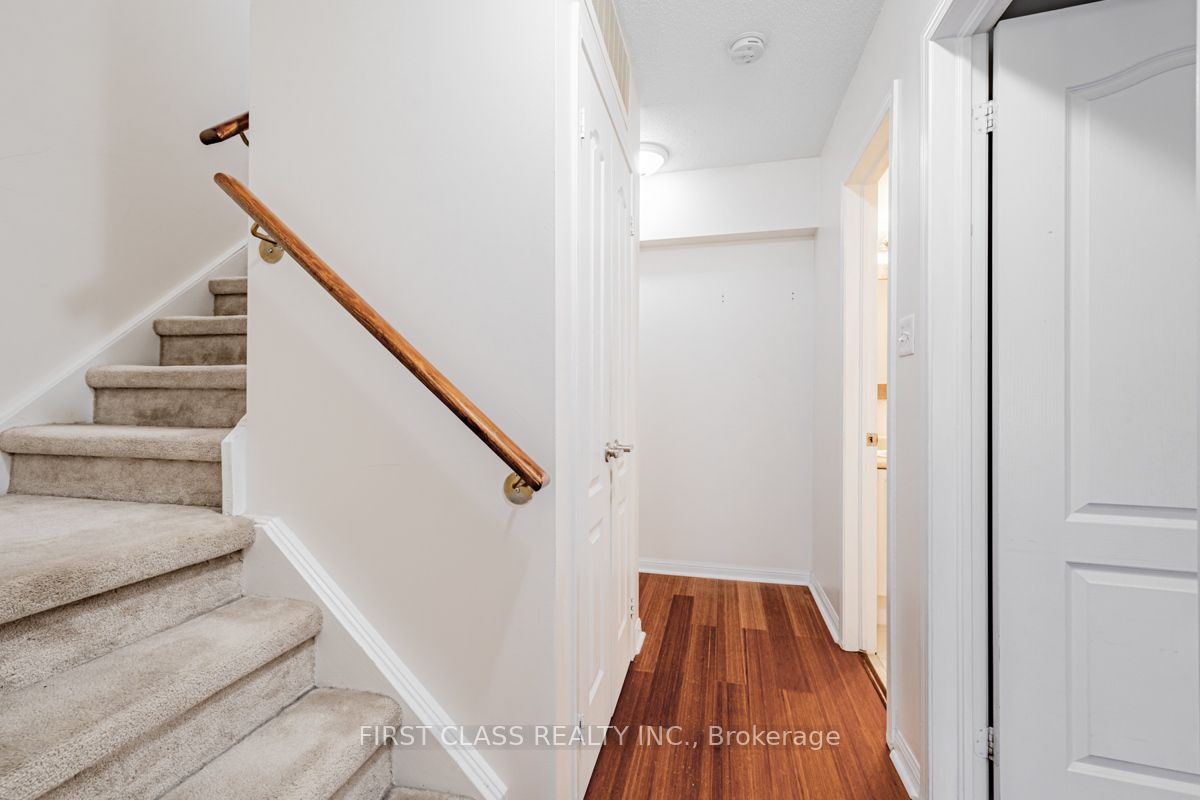 78 Carr Street, #25