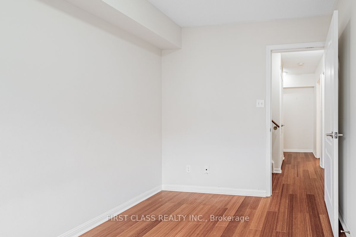 78 Carr Street, #25