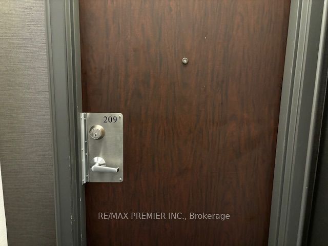 5785 Yonge Street, #209