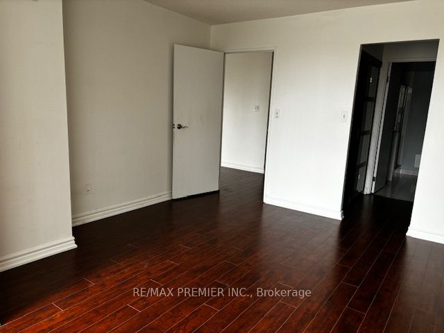5785 Yonge Street, #209
