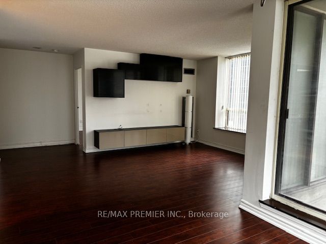 5785 Yonge Street, #209