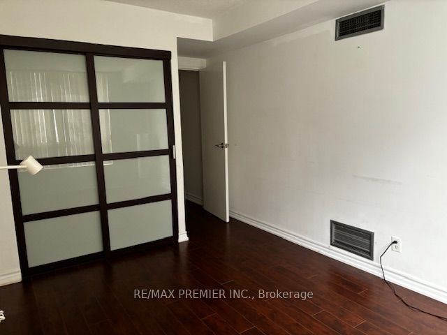 5785 Yonge Street, #209