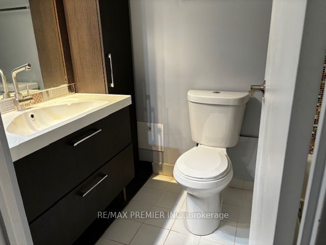 5785 Yonge Street, #209