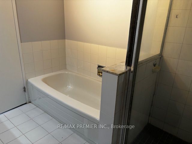 5785 Yonge Street, #209