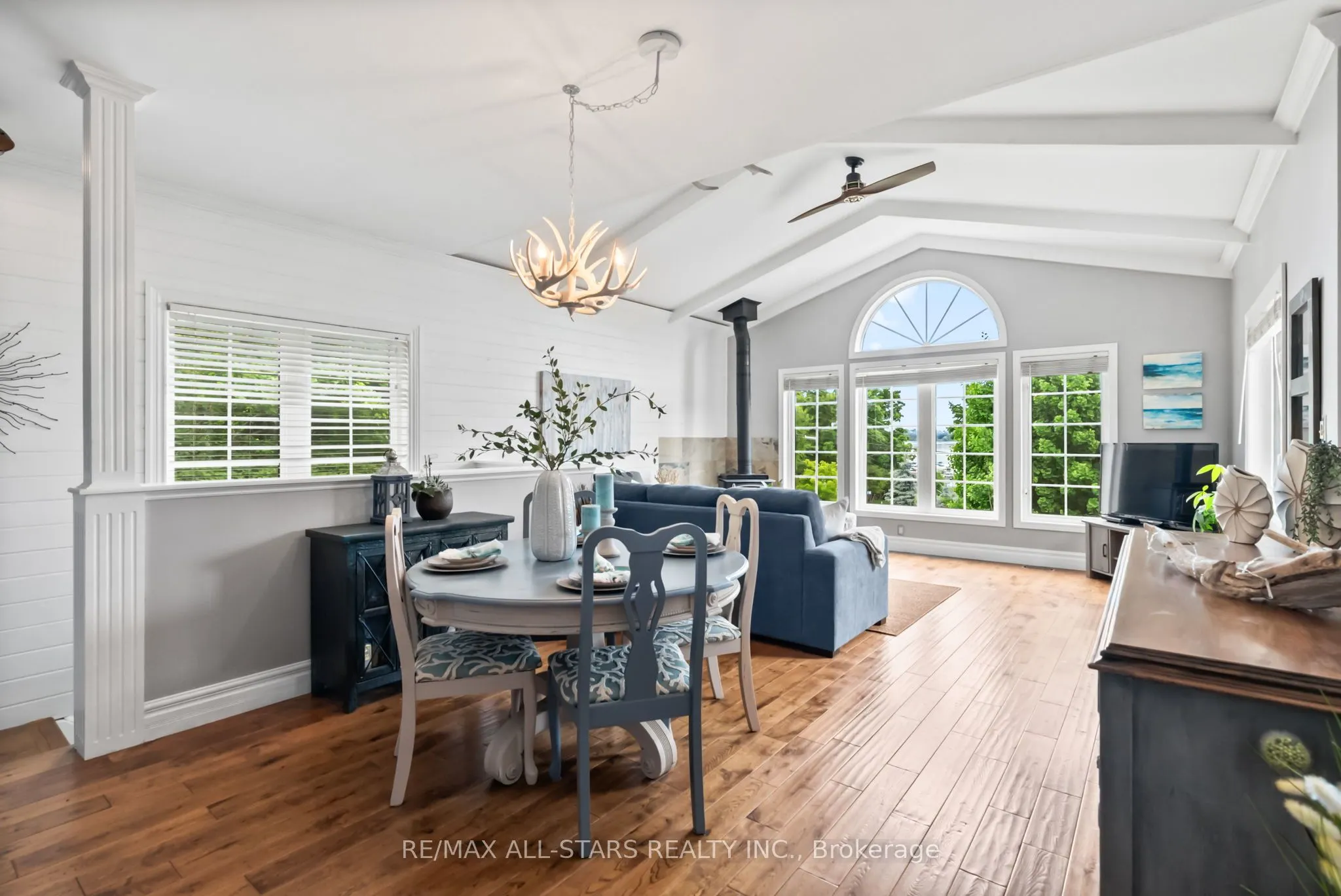 2 Honeys Beach Road