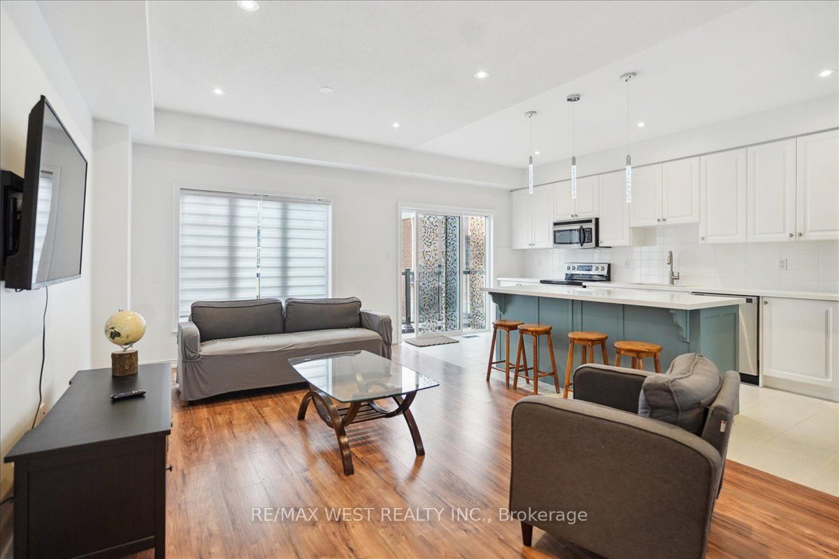 17 Devineridge Avenue
