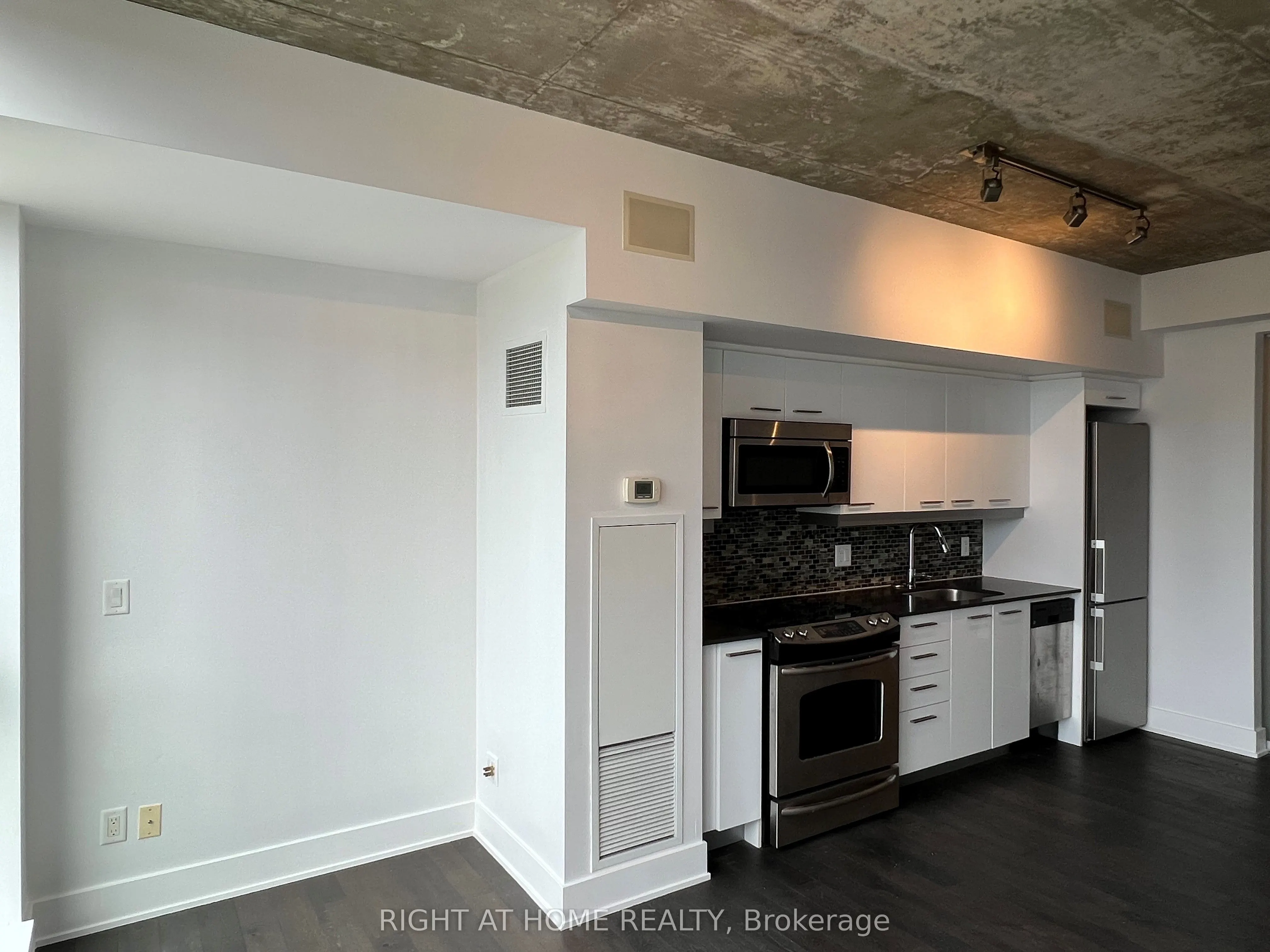 630 Queen Street E #407