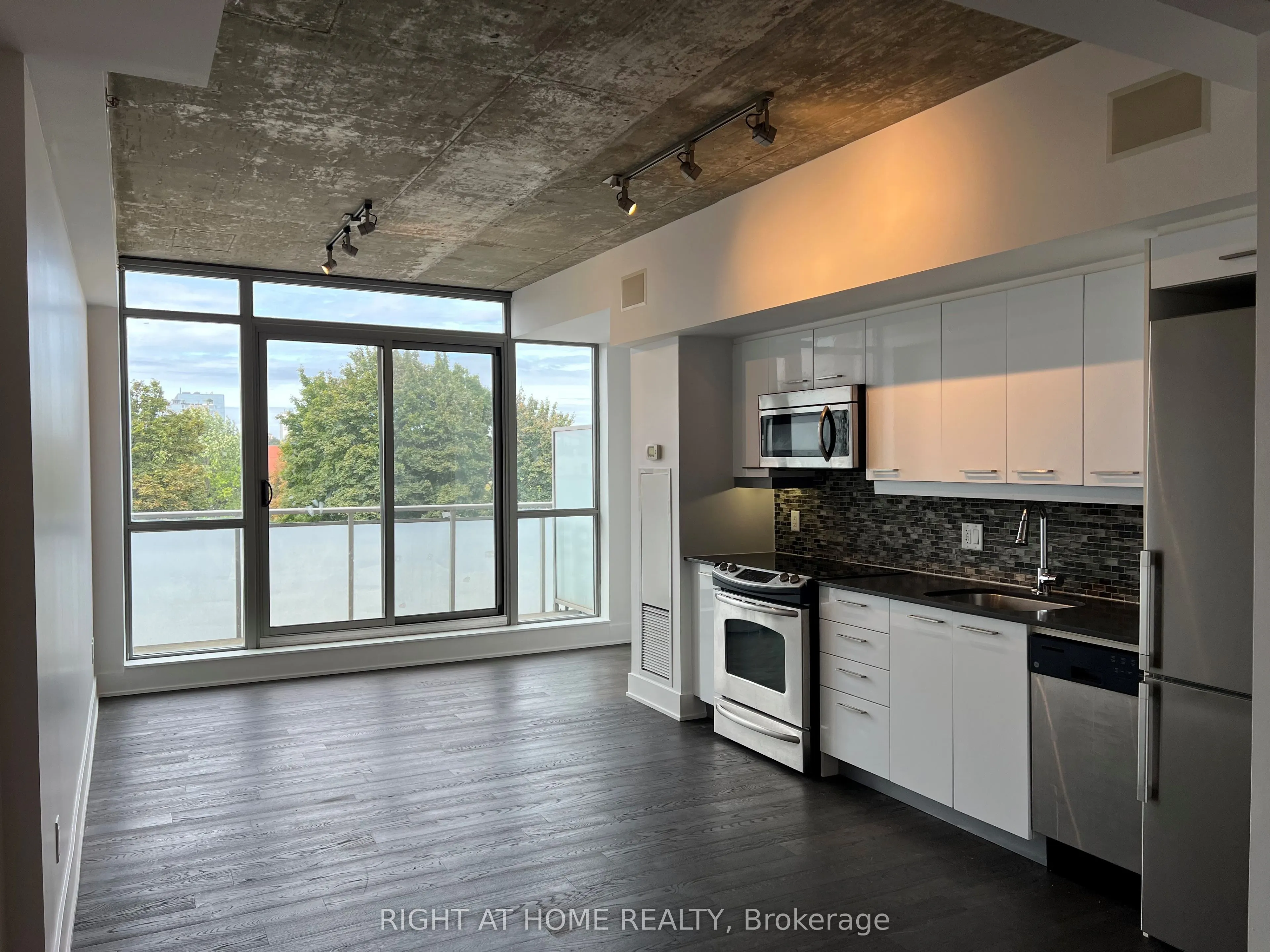 630 Queen Street E #407