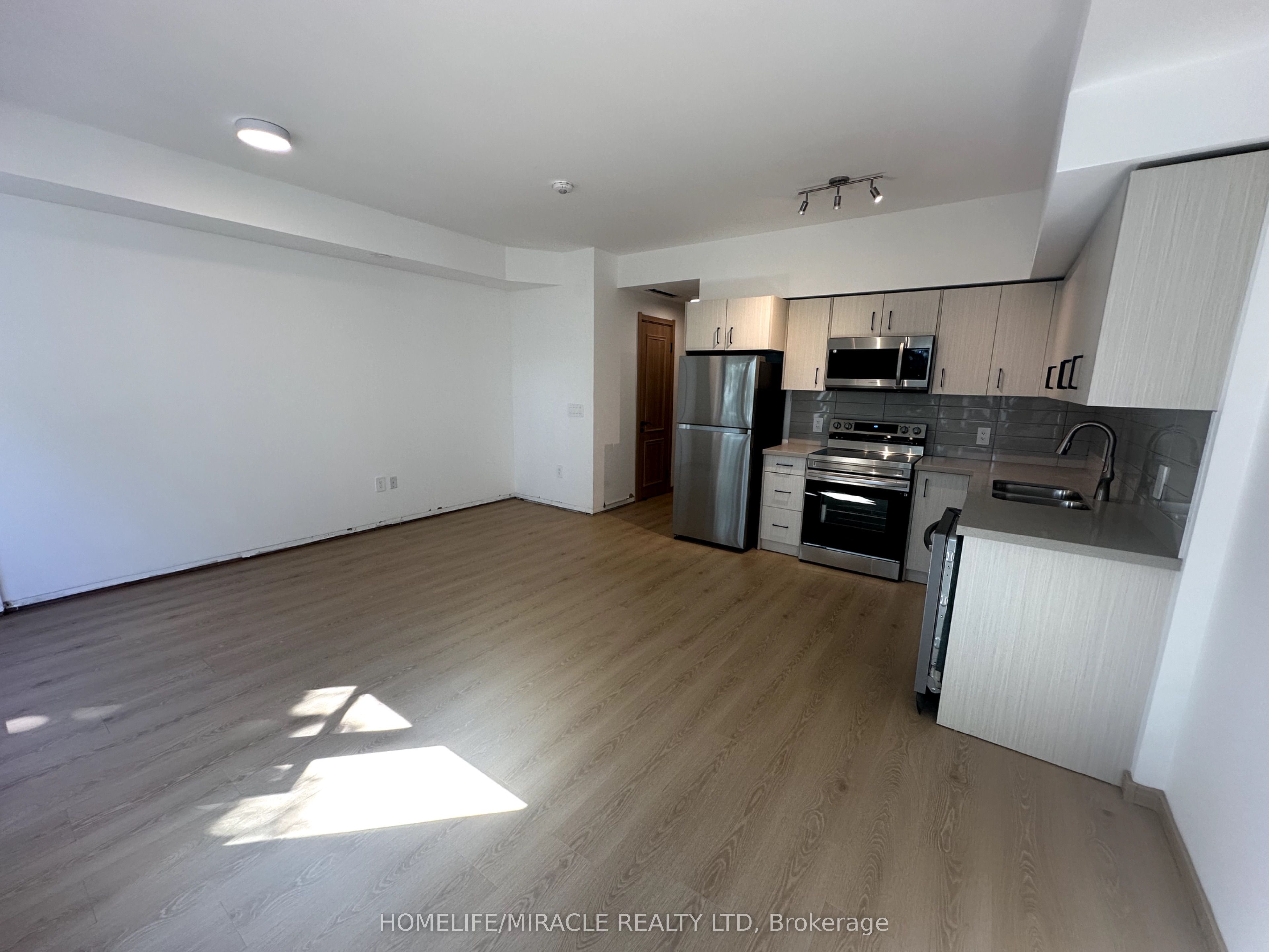 3425 Sheppard Avenue E, #C3-312