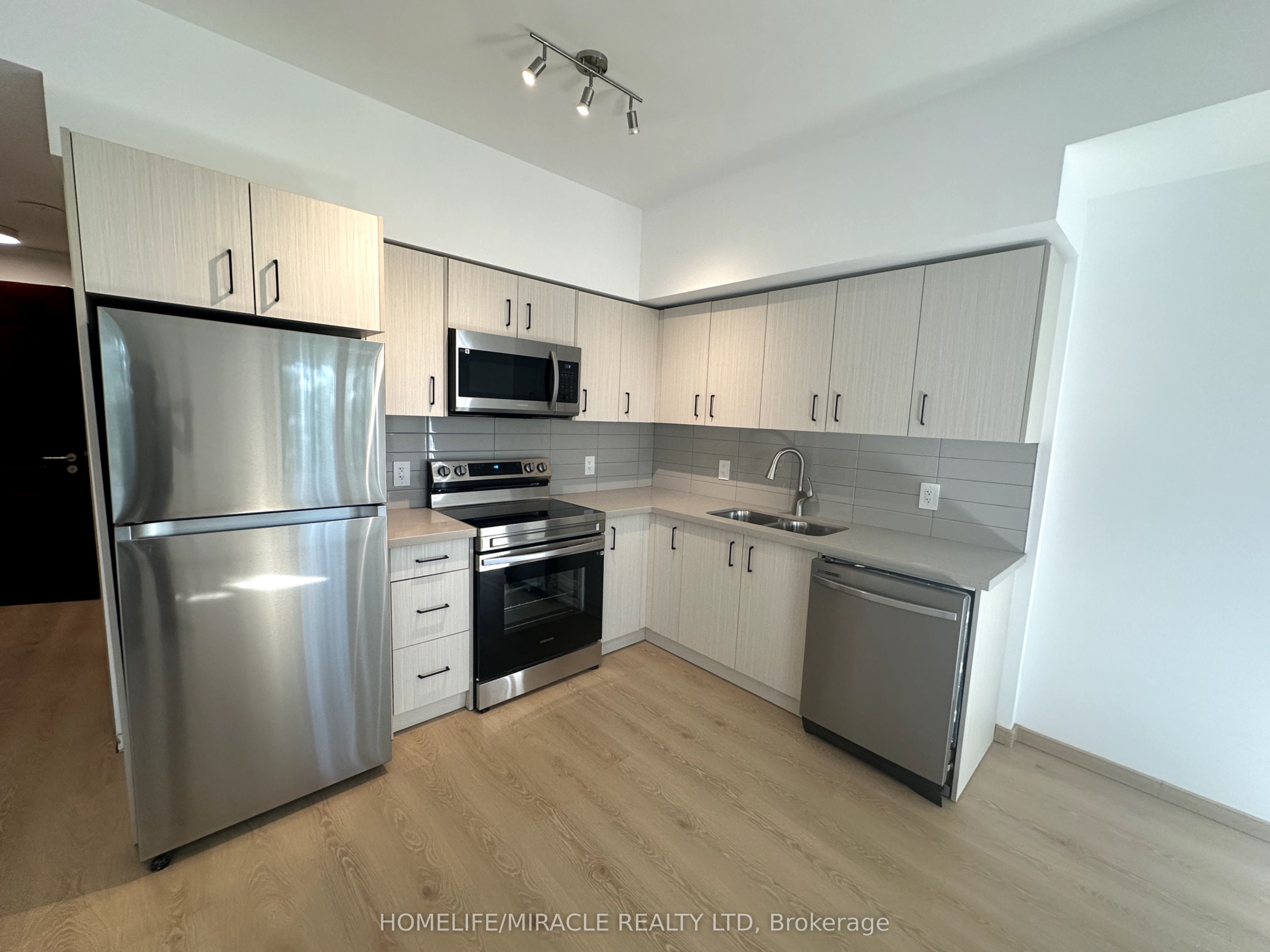 3425 Sheppard Avenue E, #C3-312
